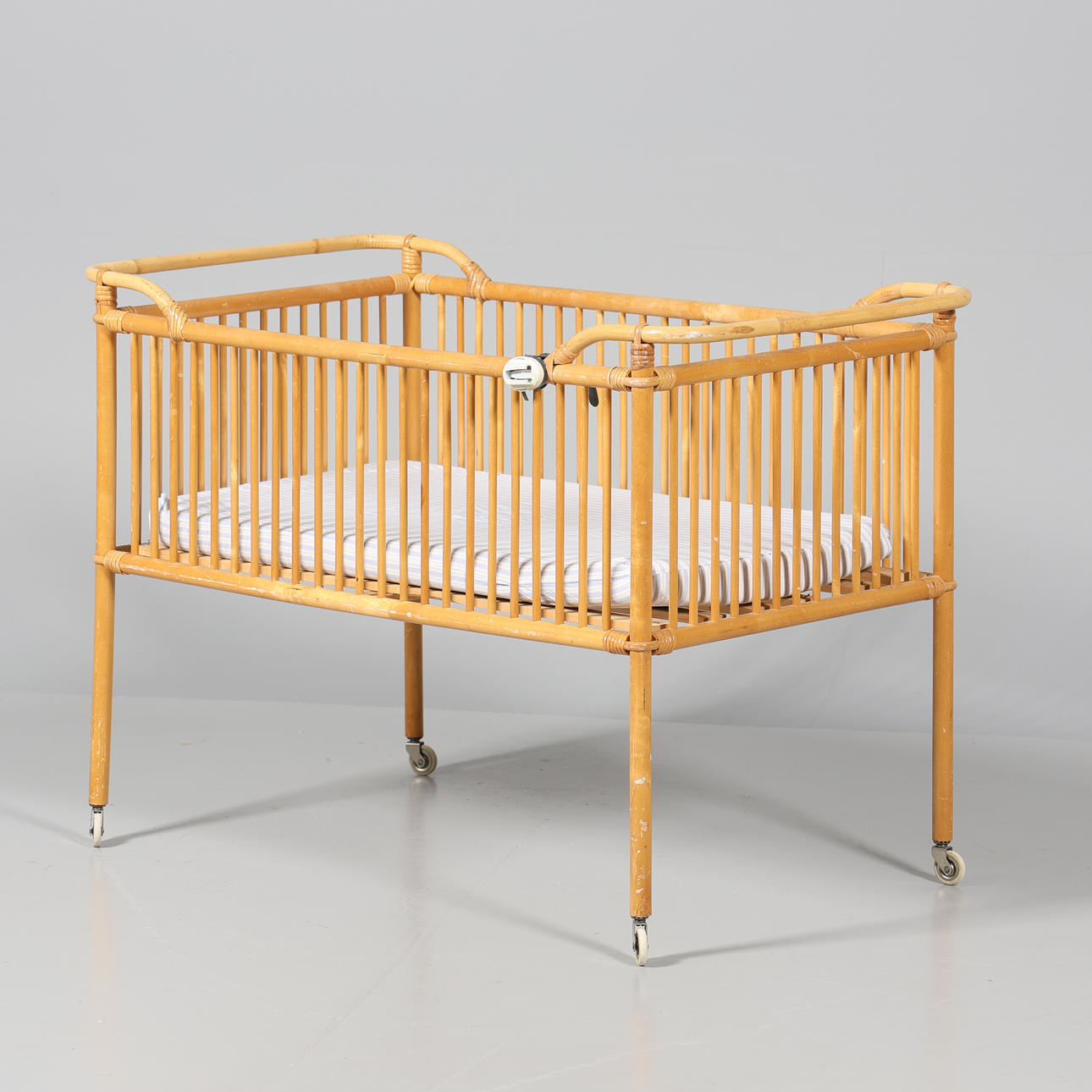 CHILD'S BED, rattan, 20th century.