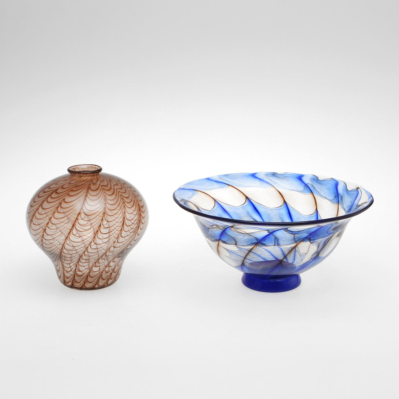 SKÅL samt VASER 2 st, Transjöhyttan, en är signerad.