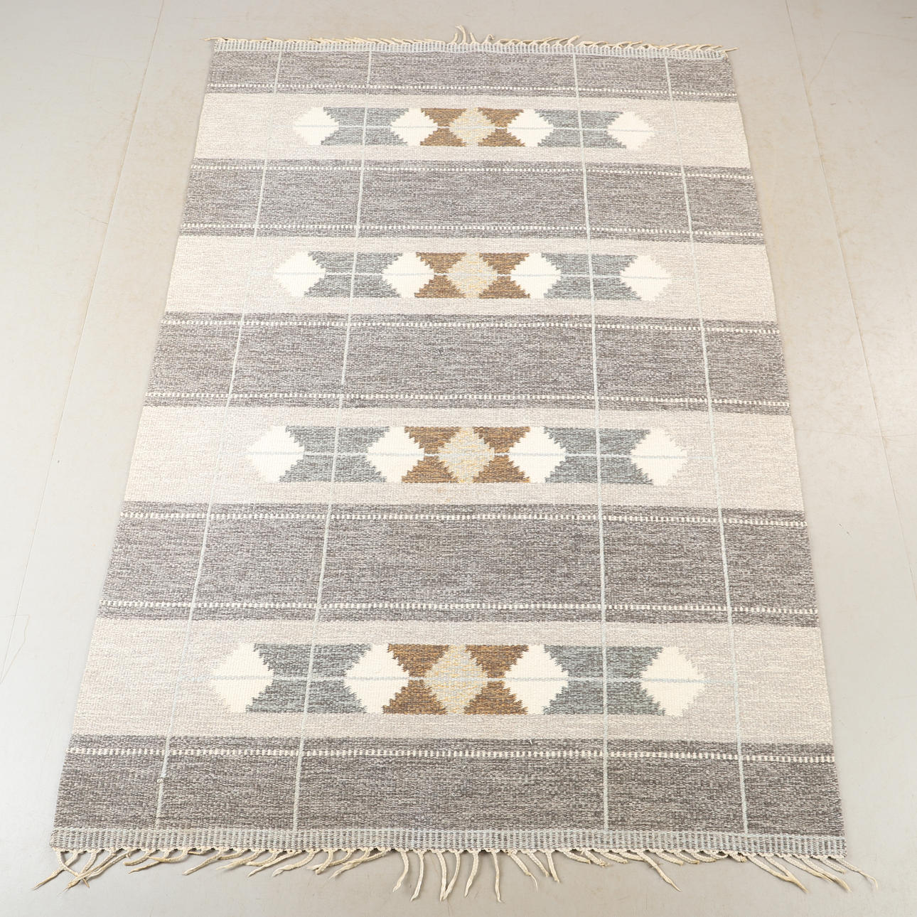 MATTA, rölakan, 237 x 159 cm.