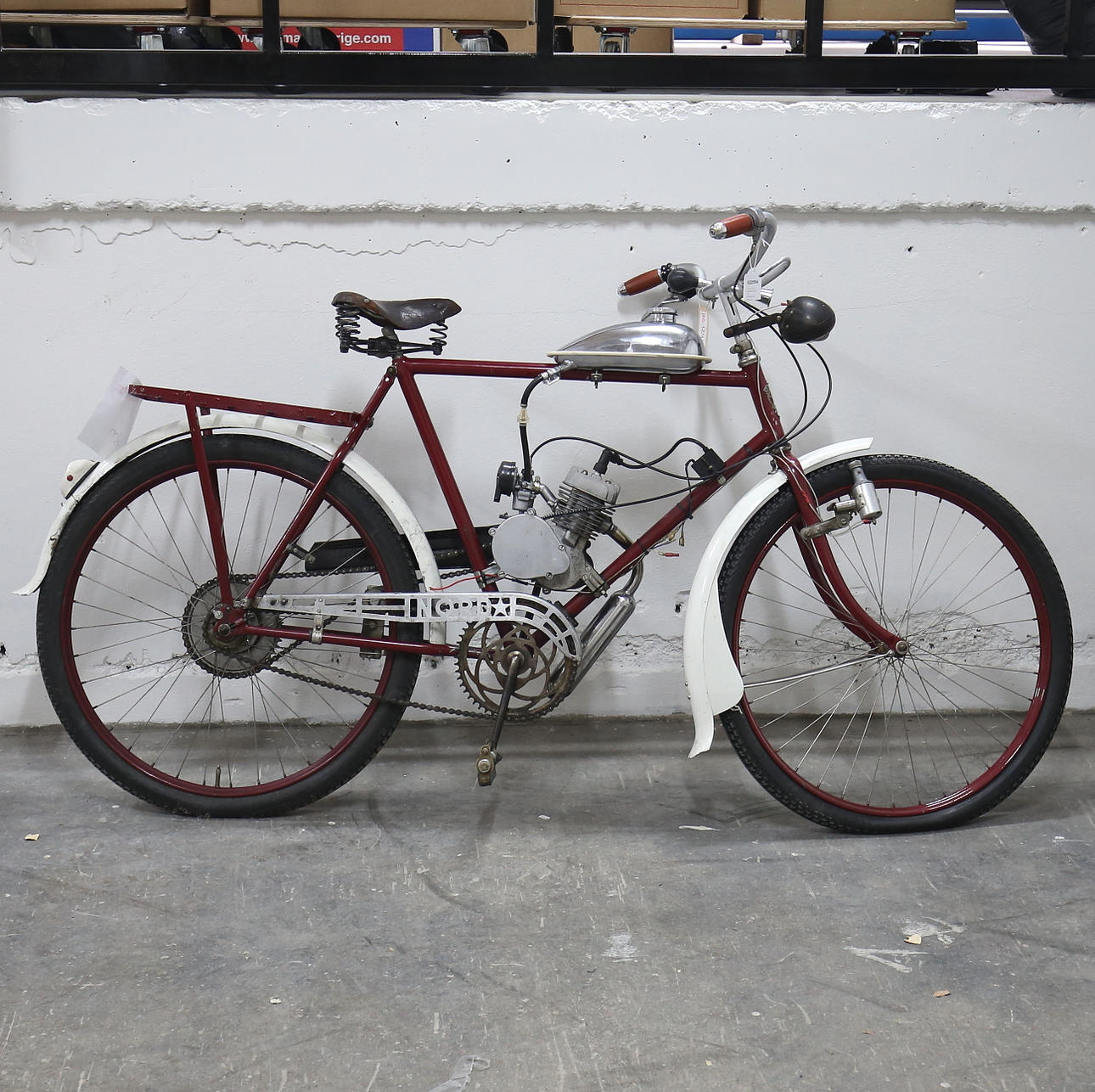 CYKEL MED PÅHÄNGSMOTOR, Nordstjärnan, 1900-tal.