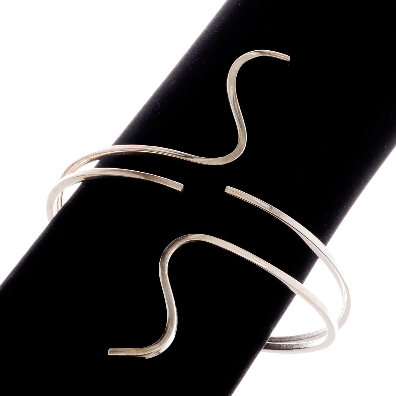 RIGID BANGLE, Sterling silver.