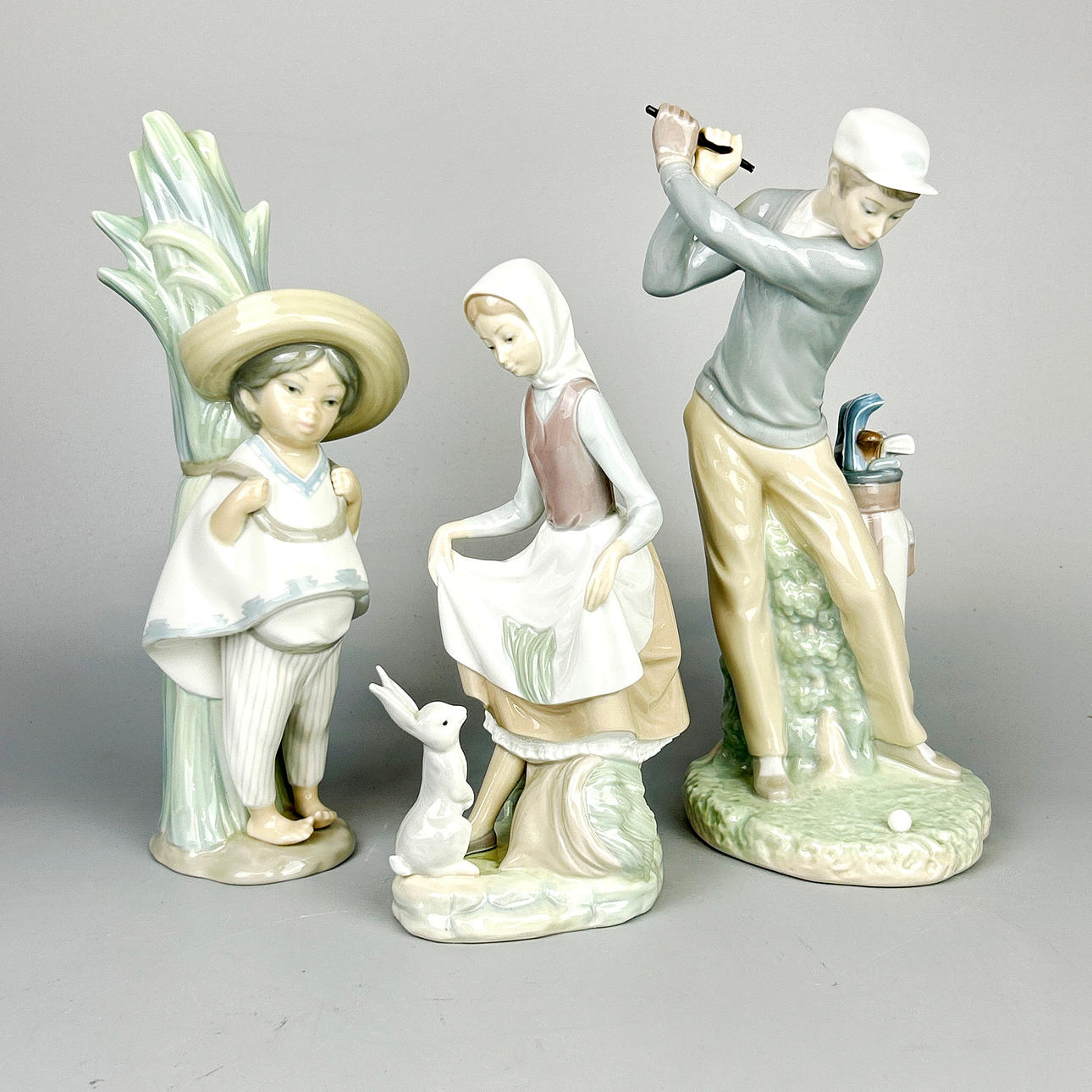 THREE LLADRO FIGURES.