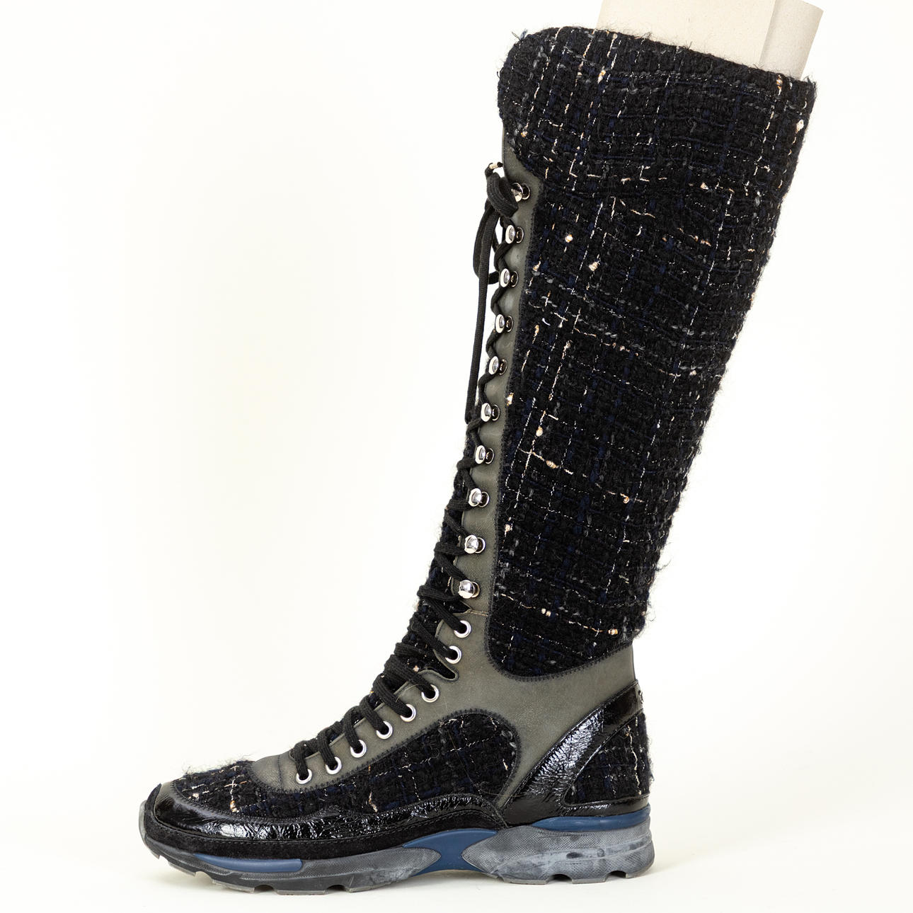 CHANEL. Lace-up boots, FR 41.