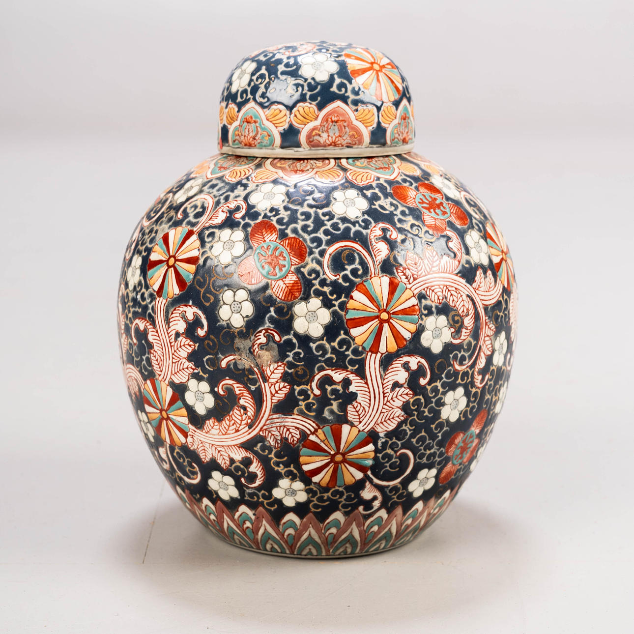 Chinese ginger jar, 20th century.