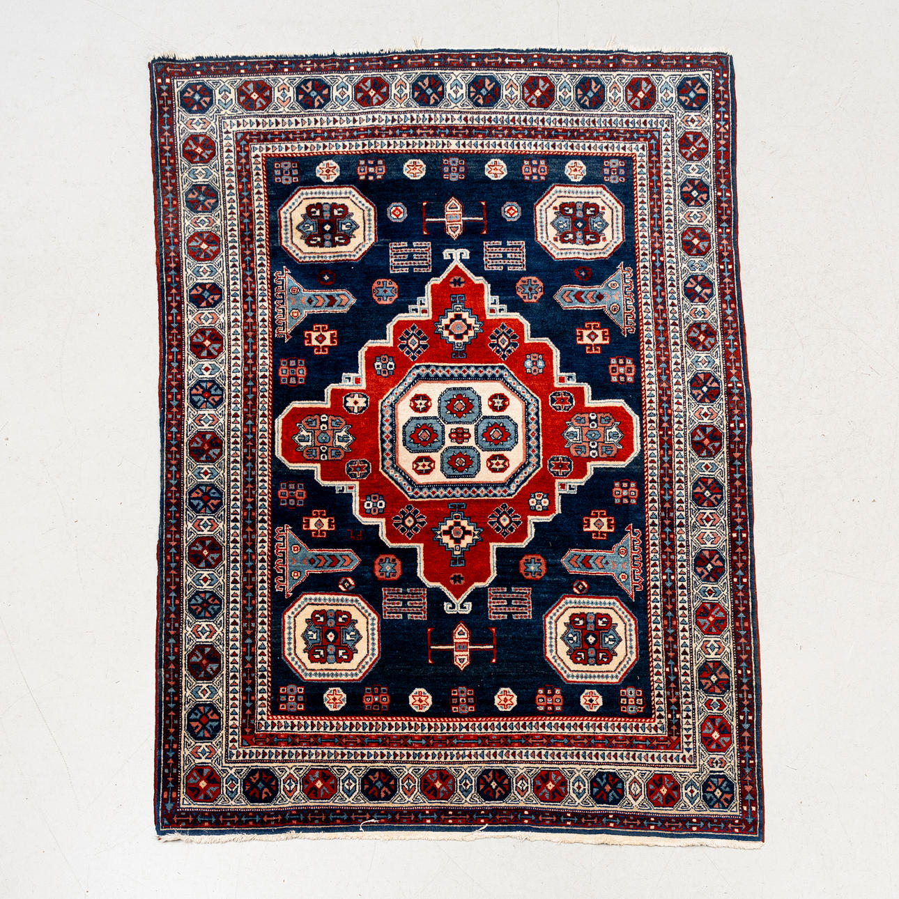 CARPET, Hamadan, approx. 202x138 cm.