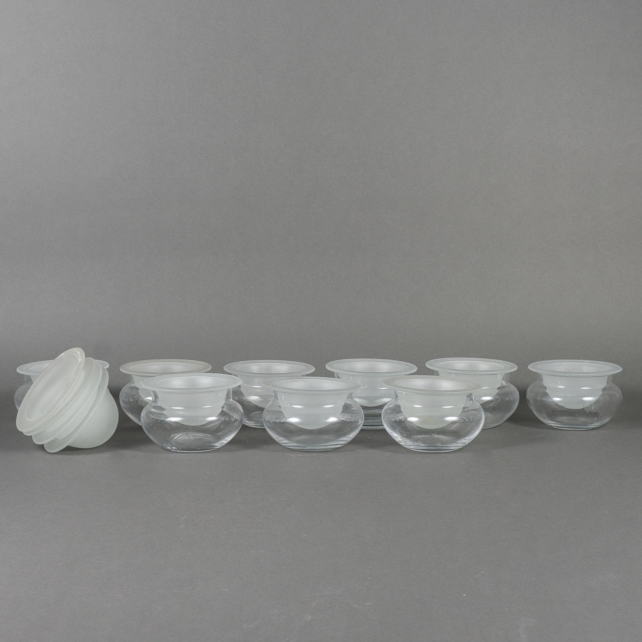 BOWLS 9 pieces with inserts for shrimp cocktail.