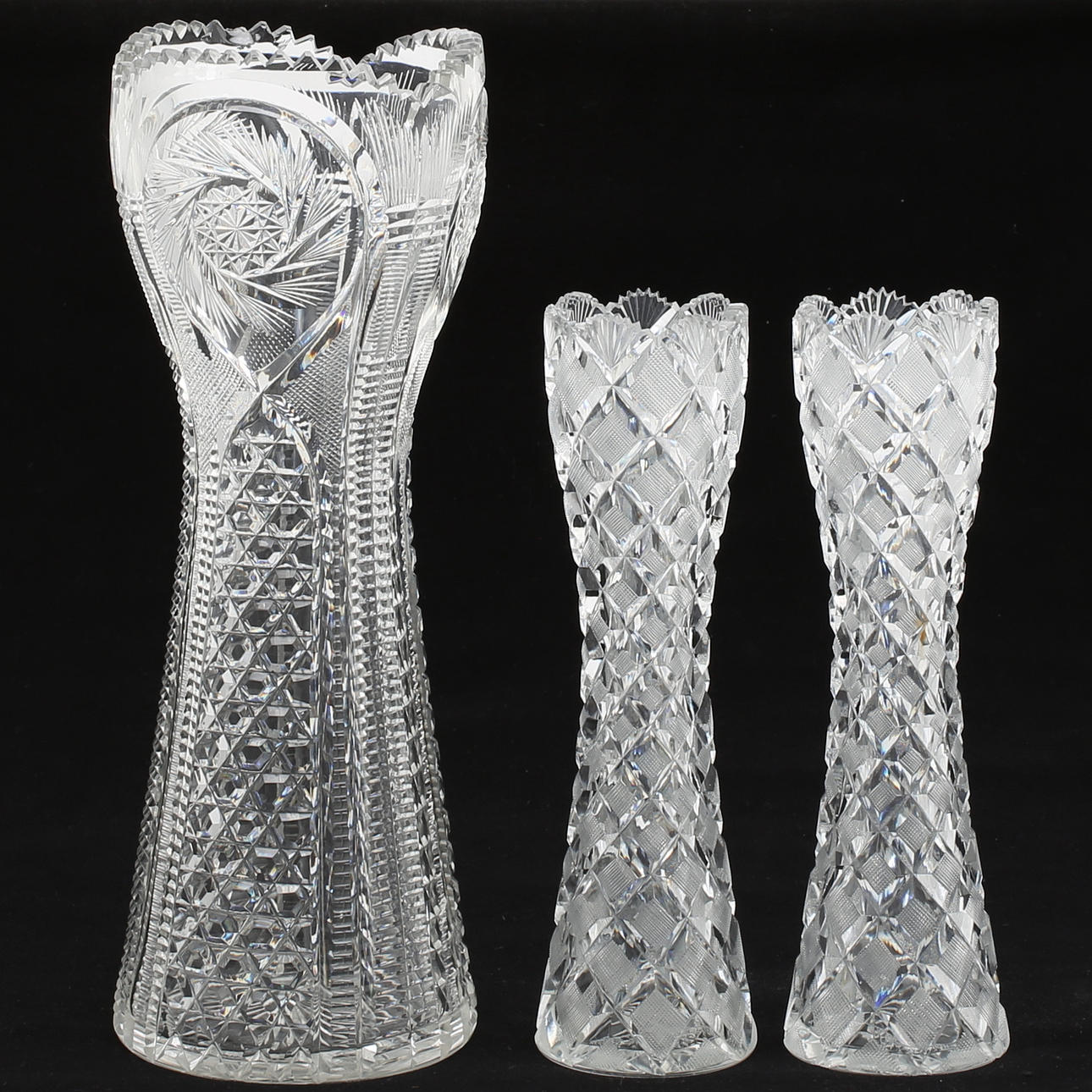 VASER, 3 st, slipad kristall, 1900-talets första hälft.