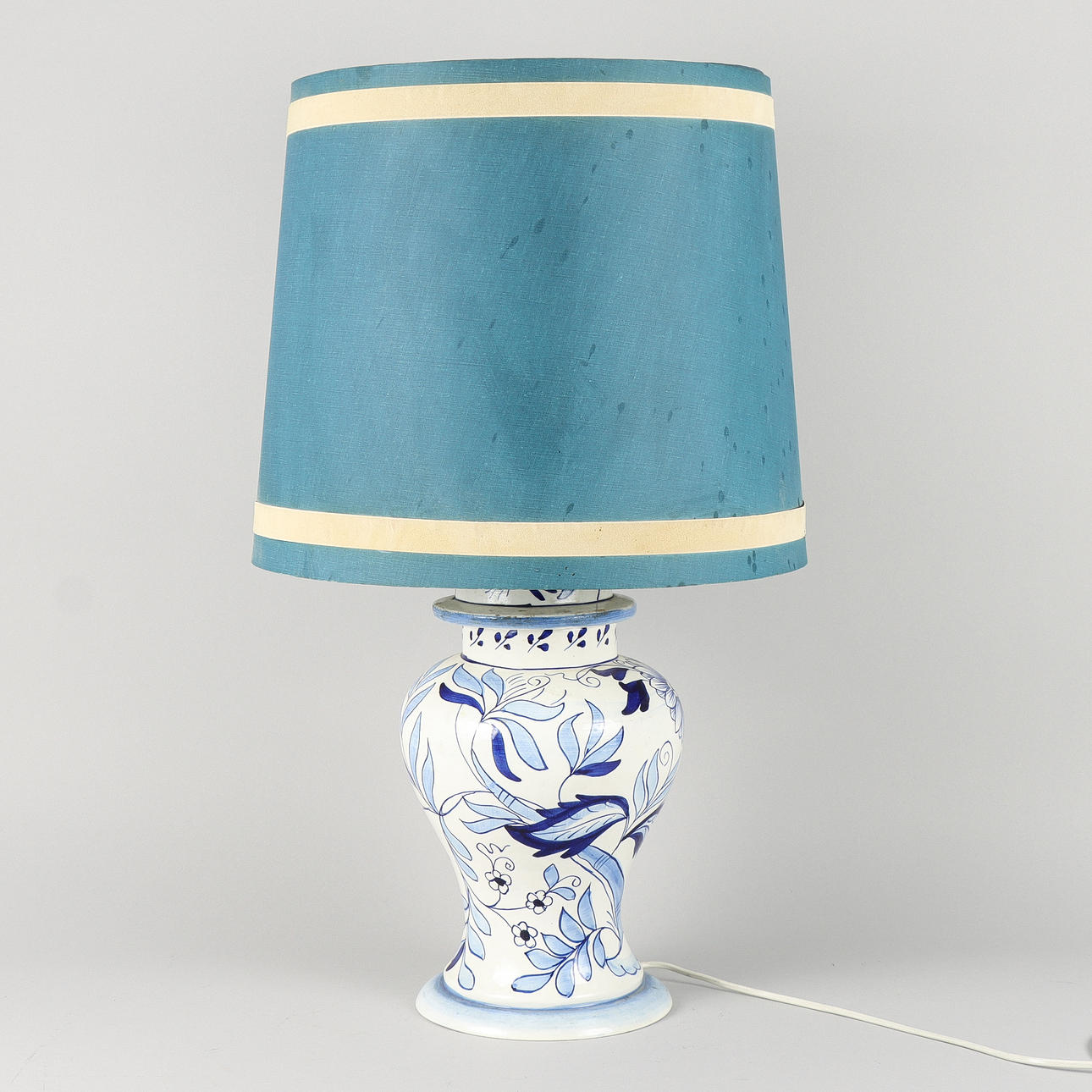 TABLE LAMP porcelain.