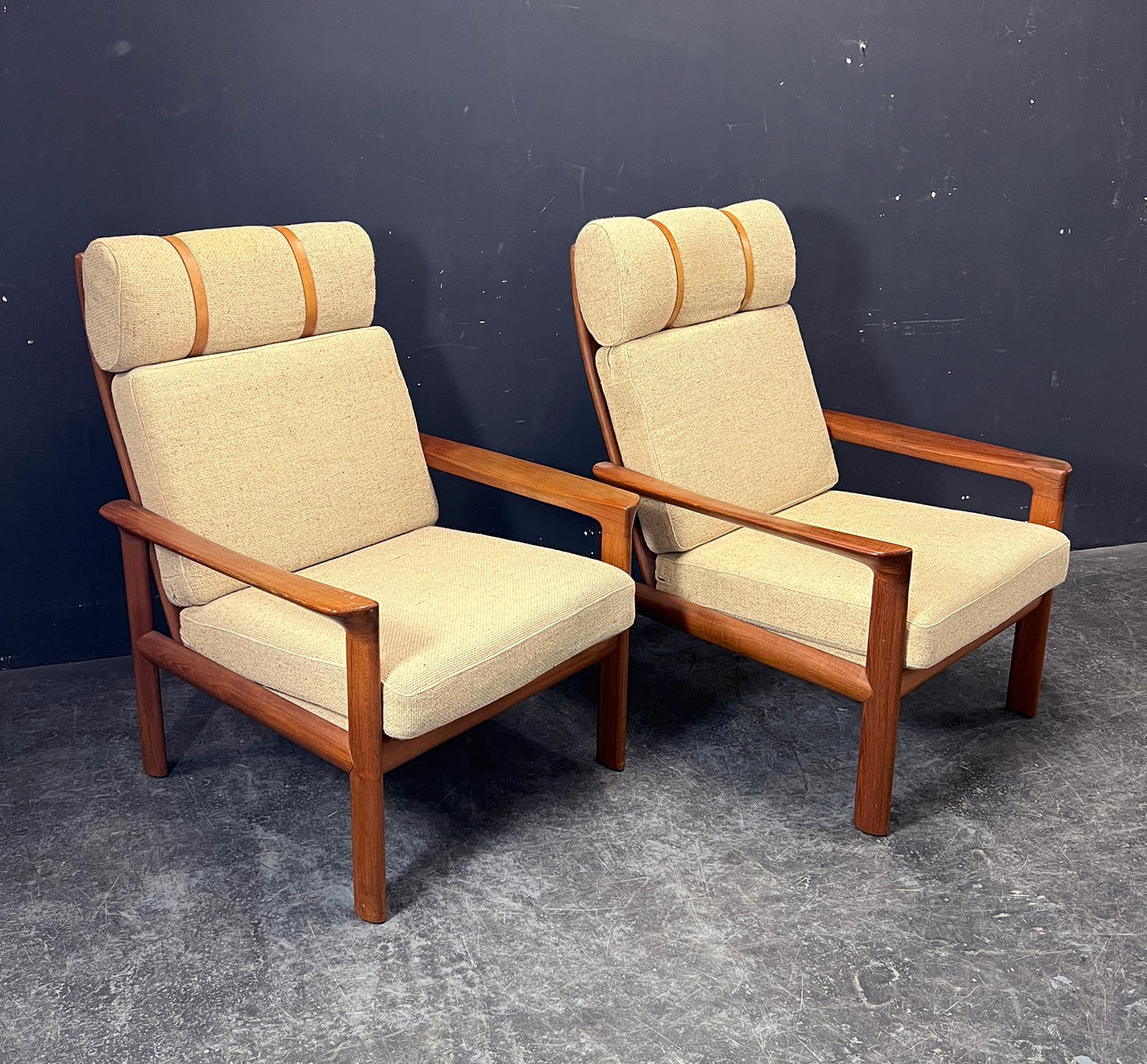 2 armchairs Komfort Møbler.