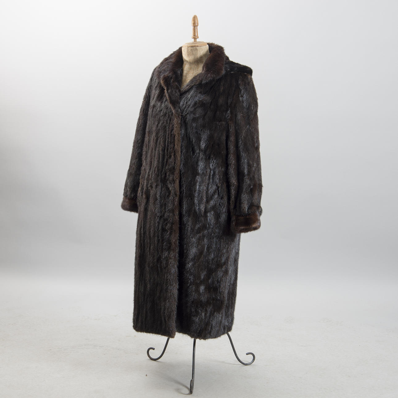 PÄLS MED KAPUSCHONG, mink.