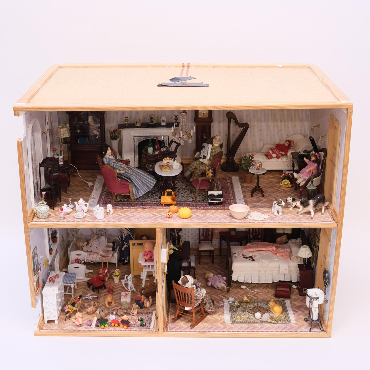 DOLLHOUSE WITH INTERIOR.