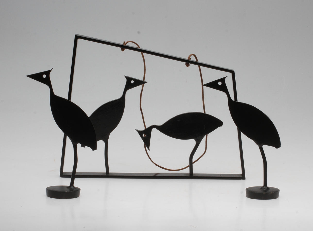 SKULPTURER, 2 st samt TAVLA, smide, signerade YC-65.