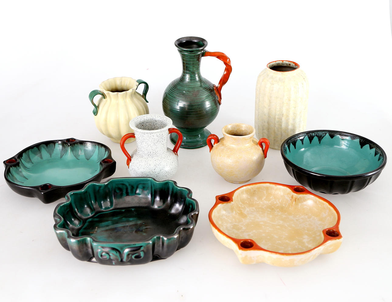 ADVENTSSKÅLAR samt VASER, 9 delar, keramik, Upsala Ekeby, 1900-tal.