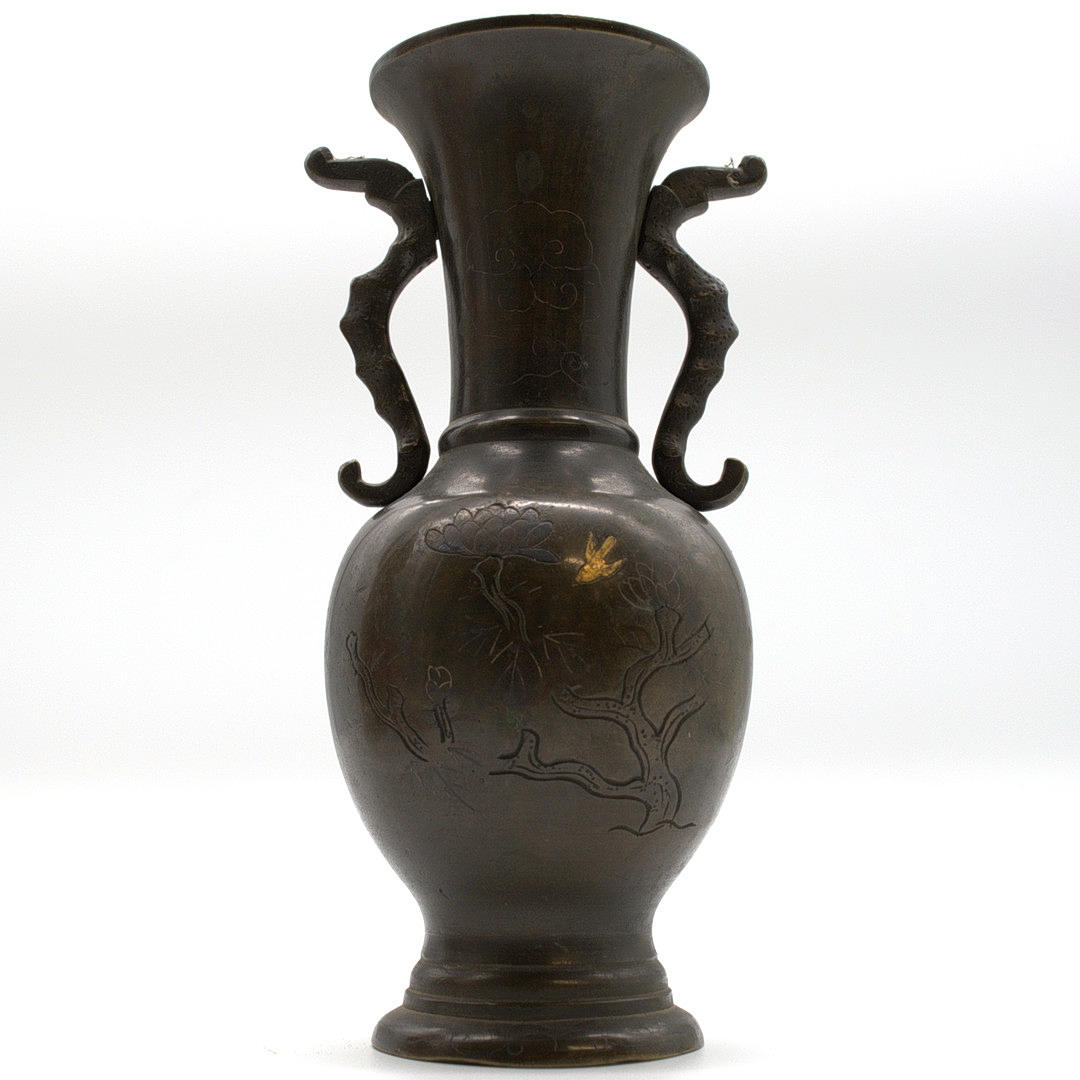 CHINESE BRONZE VASE WITH DRAGON HANDLES.