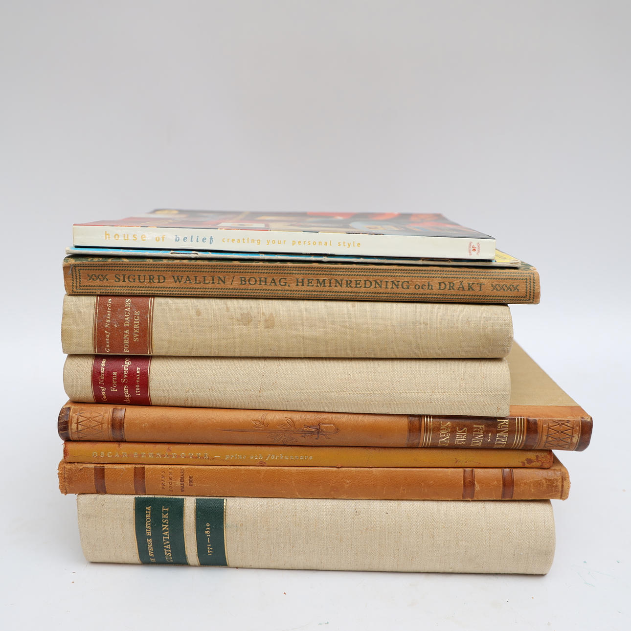 BOOKS, 9 pcs, mostly concerning art and antiques.