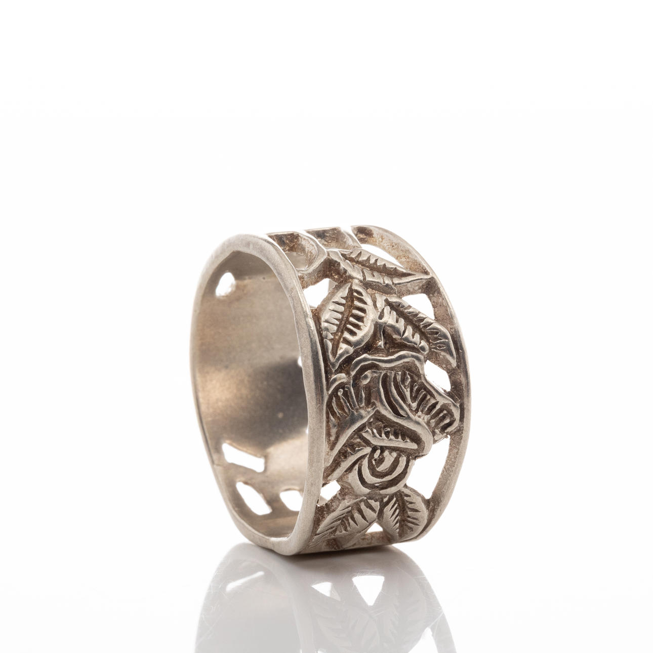 RING, silver, GEWE.