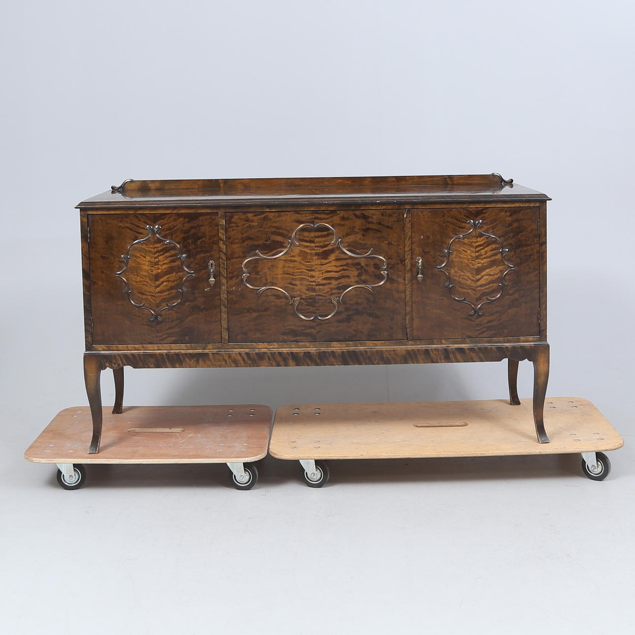 SIDEBOARD, 1930s/40s.