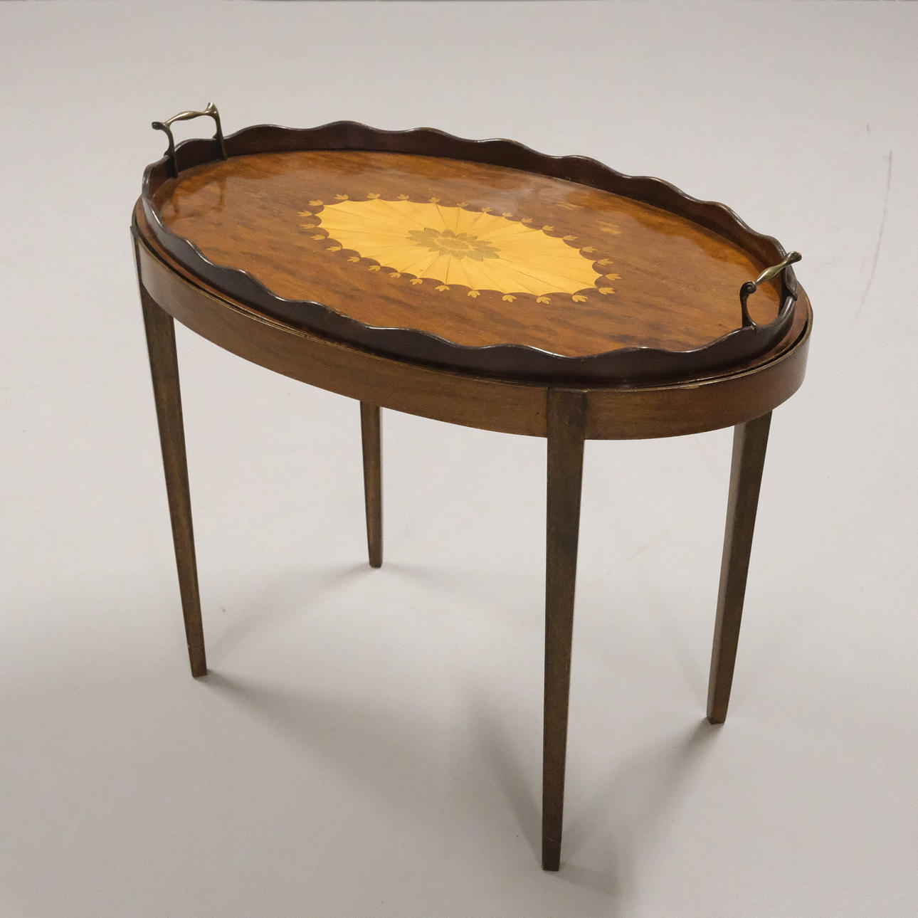 TRAY TABLE WITH MARQUETRY DECOR, 20TH CENTURY.