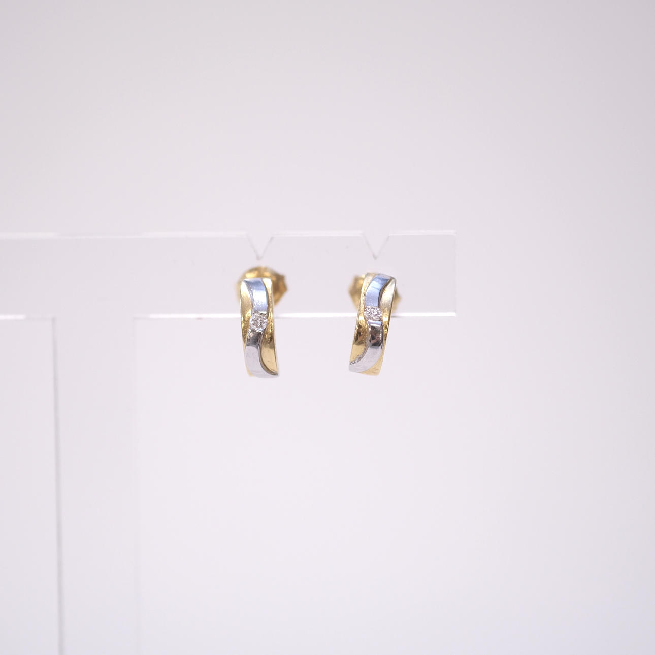 EARRINGS, A PAIR, WITH DIAMONDS, 18K GOLD.