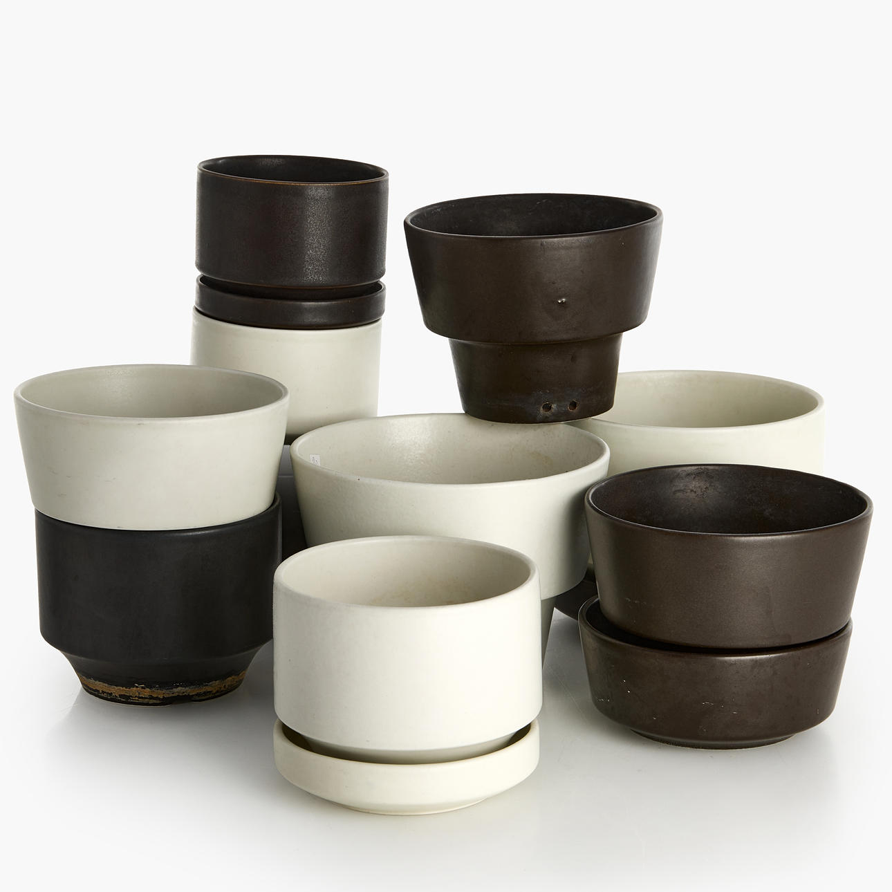 RICHARD LINDH, pots with saucers, 16 pieces, Arabia. Ceramics
