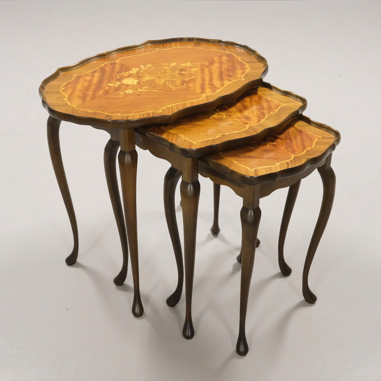NESTING TABLES, ROCOCO STYLE, MARQUETRY DECORATION, 3 PIECES.