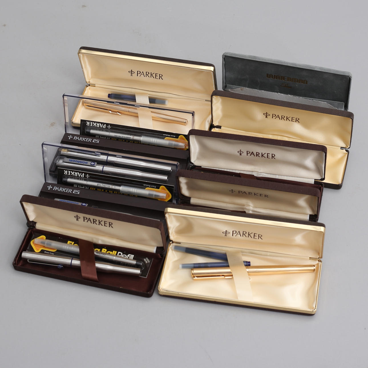 PENS 11 pcs, mostly Parker.
