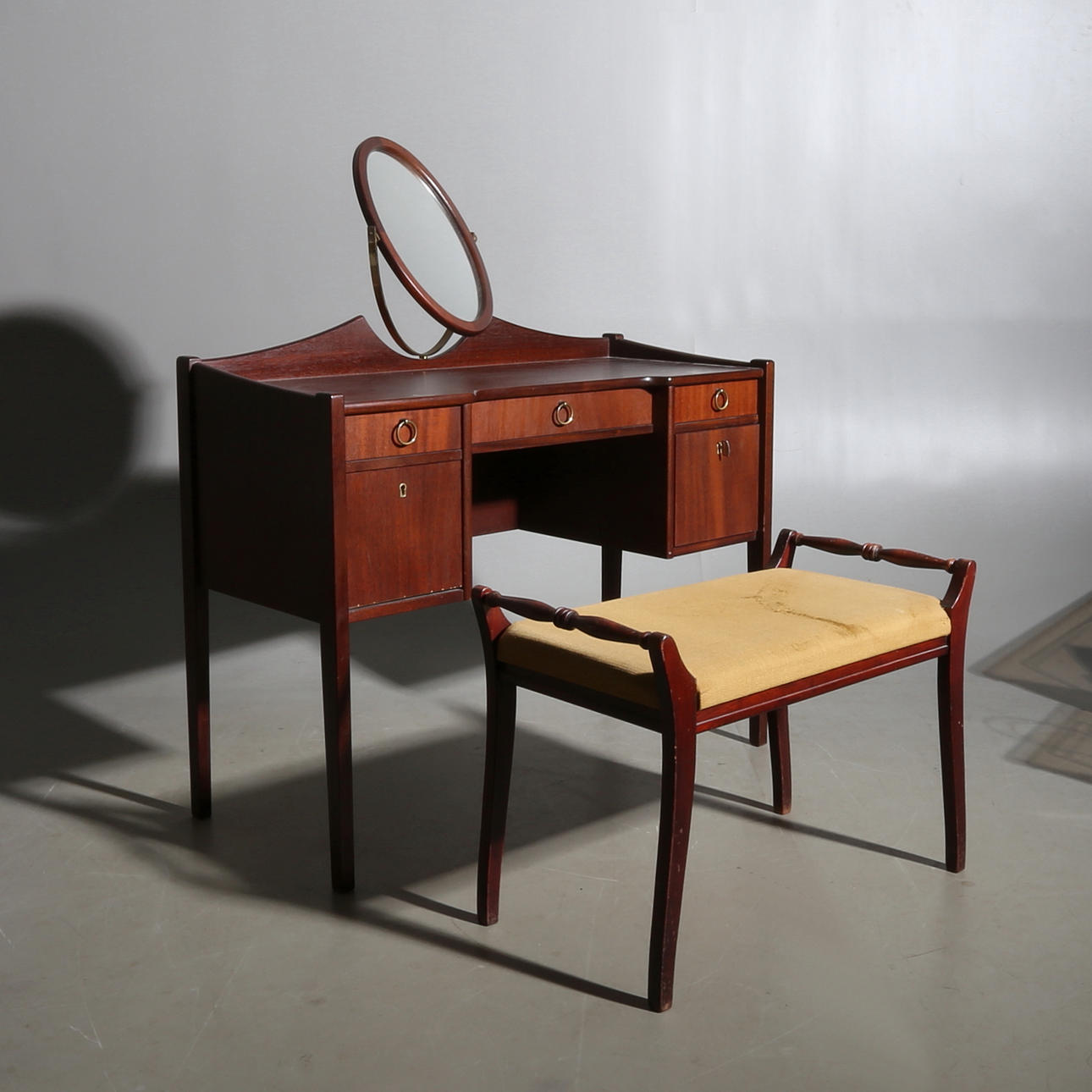 SMINKBORD samt PALL.