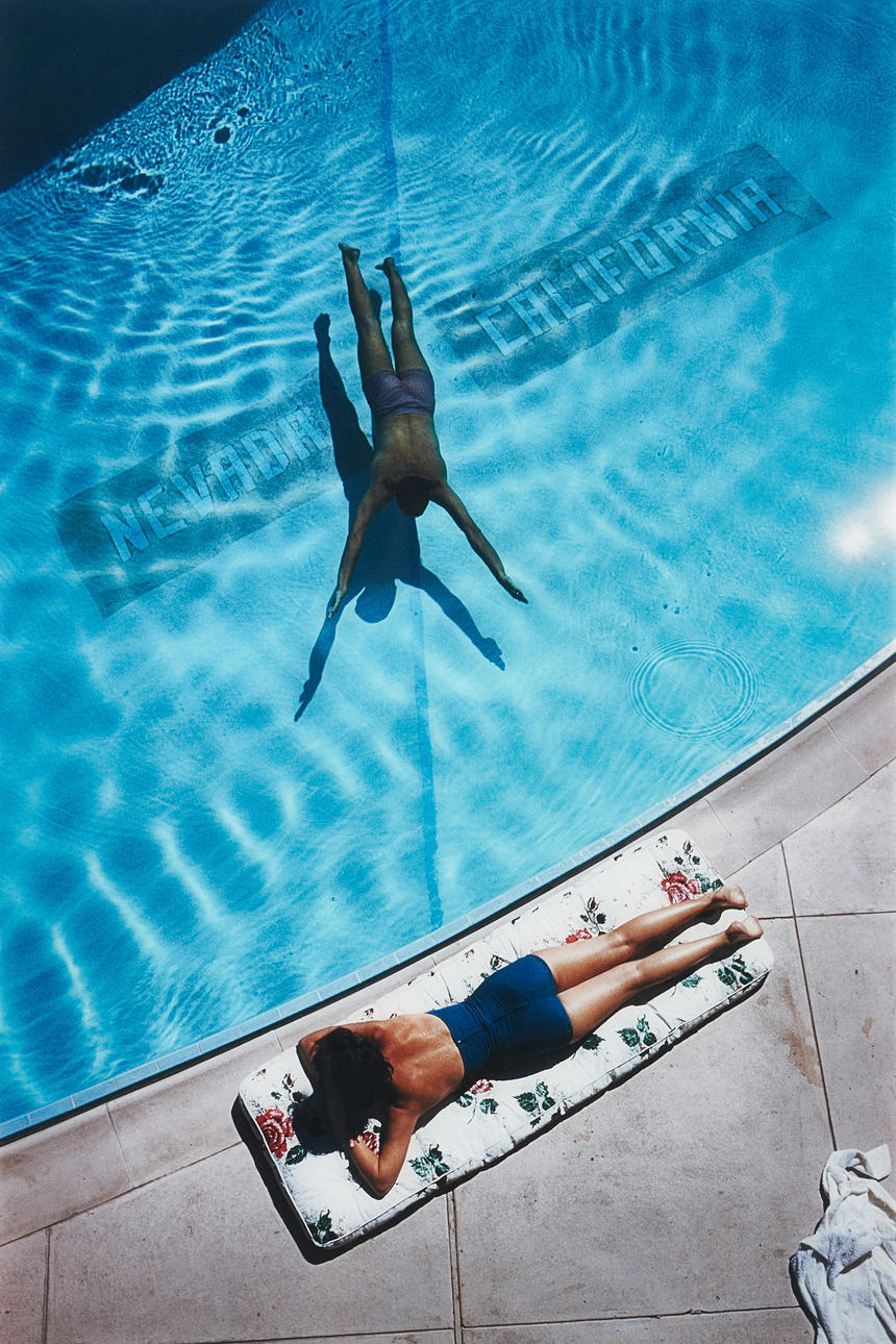 SLIM AARONS (1916-2006). "Swimmer and Sunbather", nummer 54, Yellowkorner producerad print