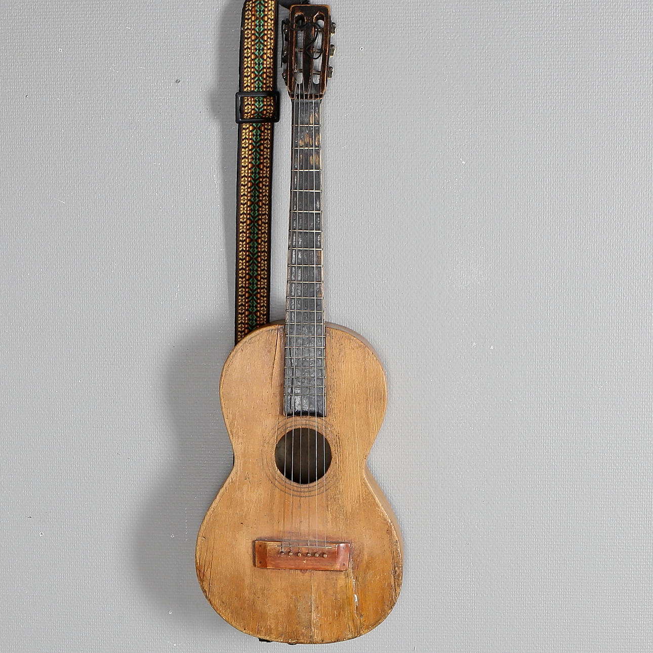 GITARR, akustisk,1800-tal.