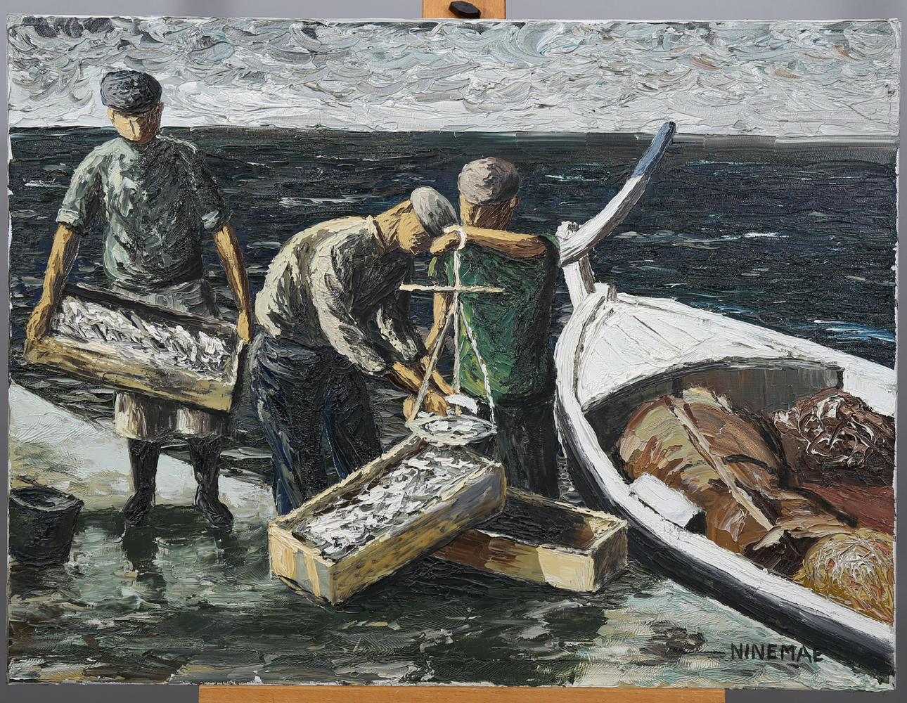 BORIS NINEMAE. Olja på duk, "Fiskebåten har kommit i hamn", signerad Ninemae.