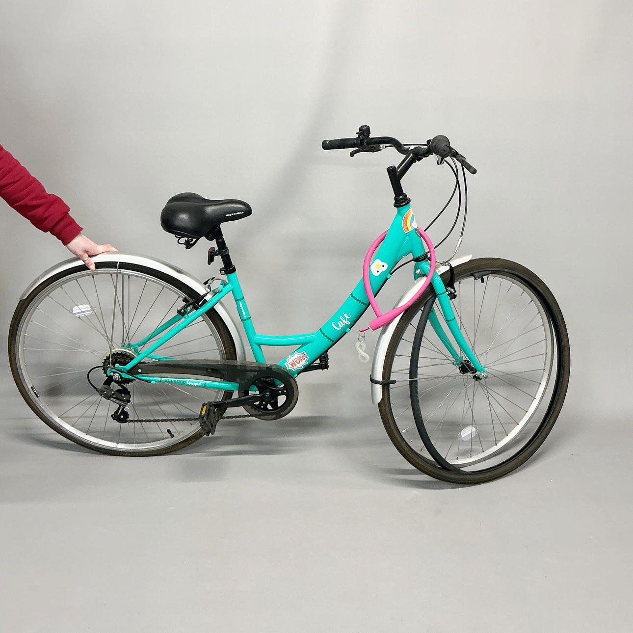 A LADY'S SHIMANO BICYCLE.