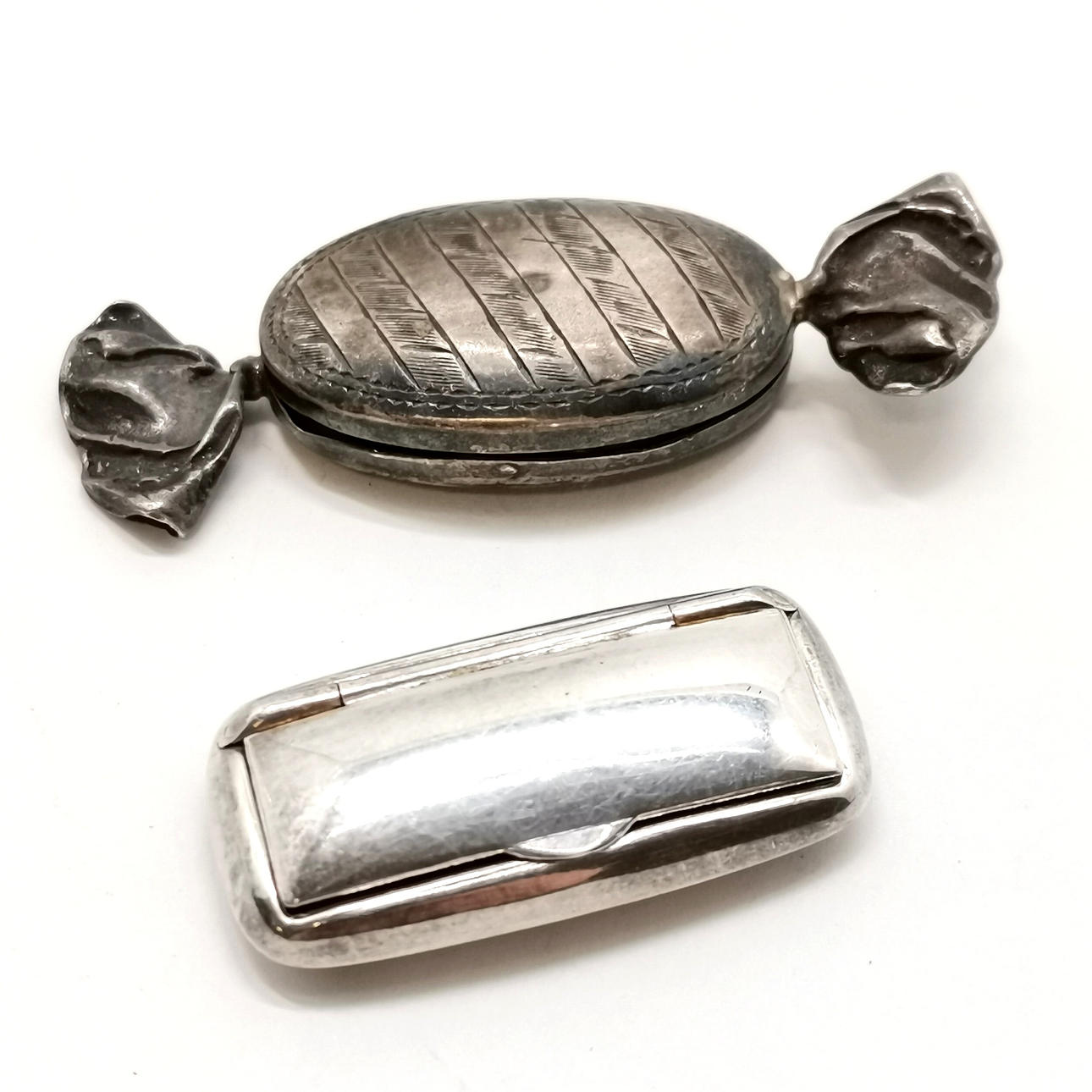 2X SILVER HINGE LIDDED PILL BOXES - CANDY SWEET DESIGN.
