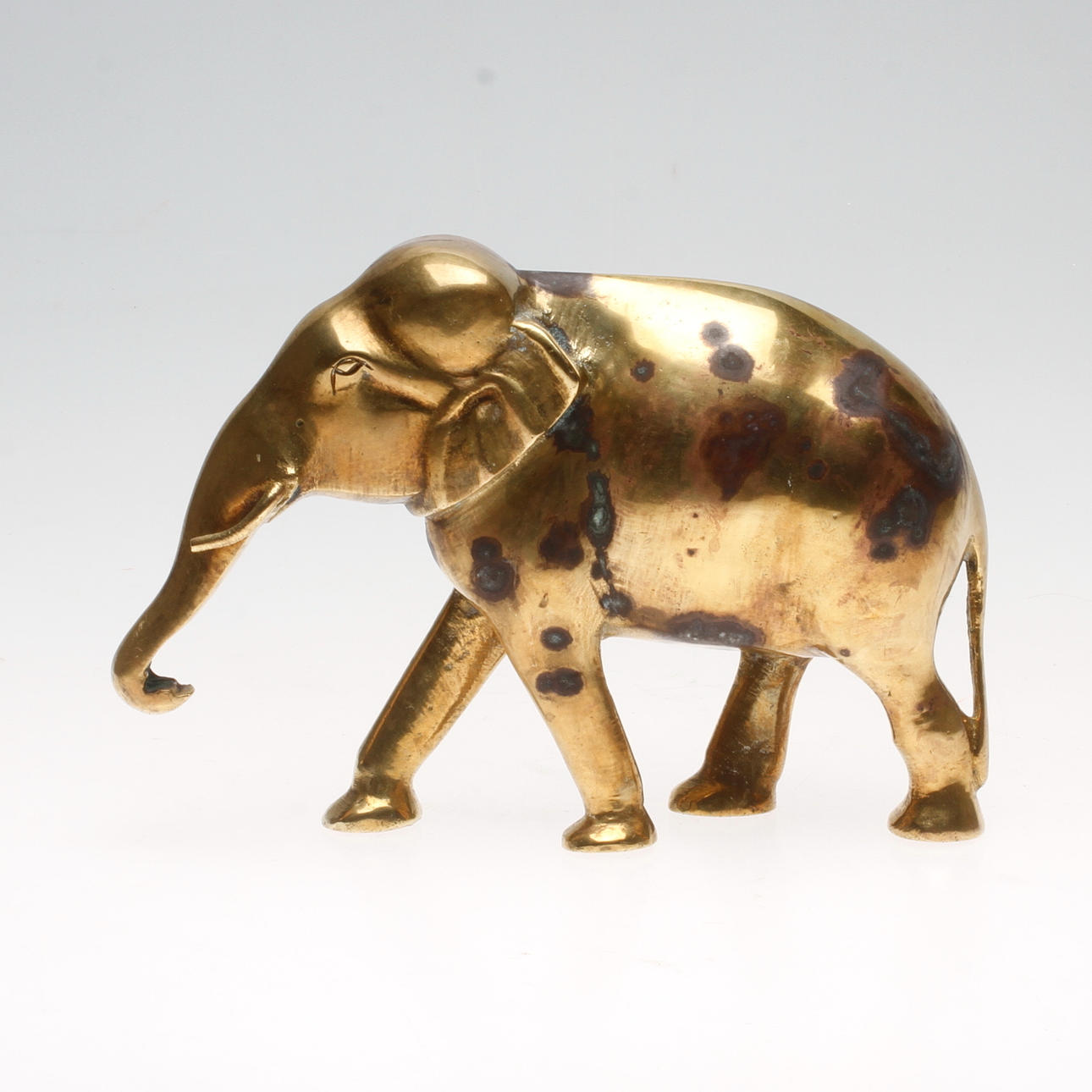 OIDENTIFIERAD KONSTNÄR. Skulptur, mässing, "Elefant".19/2000-tal.