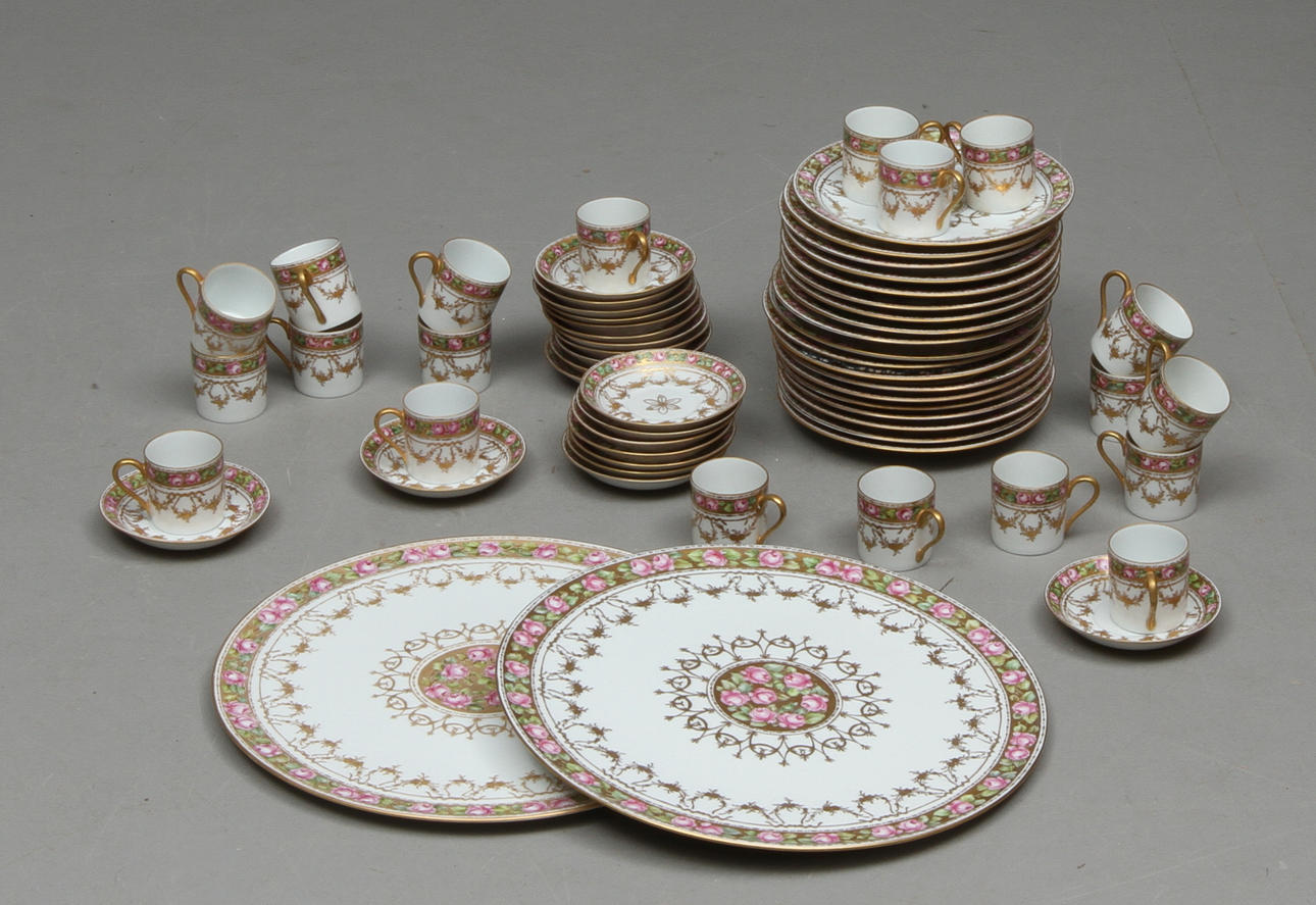 MOCCASERVIS, ca 41 delar, mestadels Heinrich, Germany.