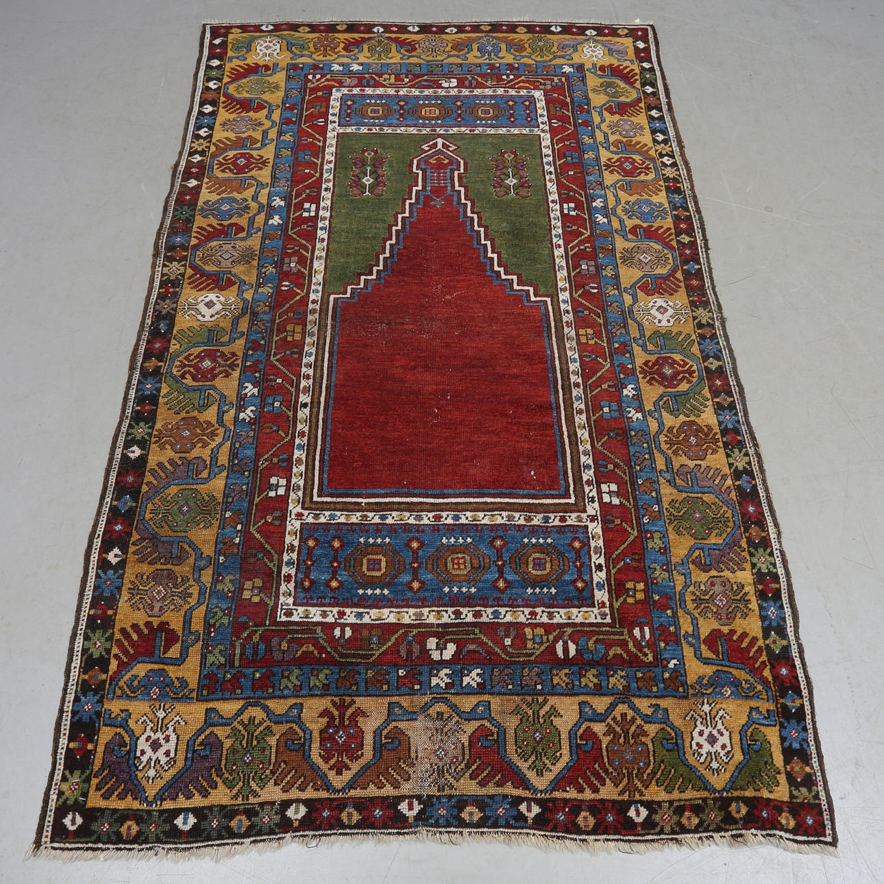 MATTA, orientalisk, ca 194 x 113-120 cm.