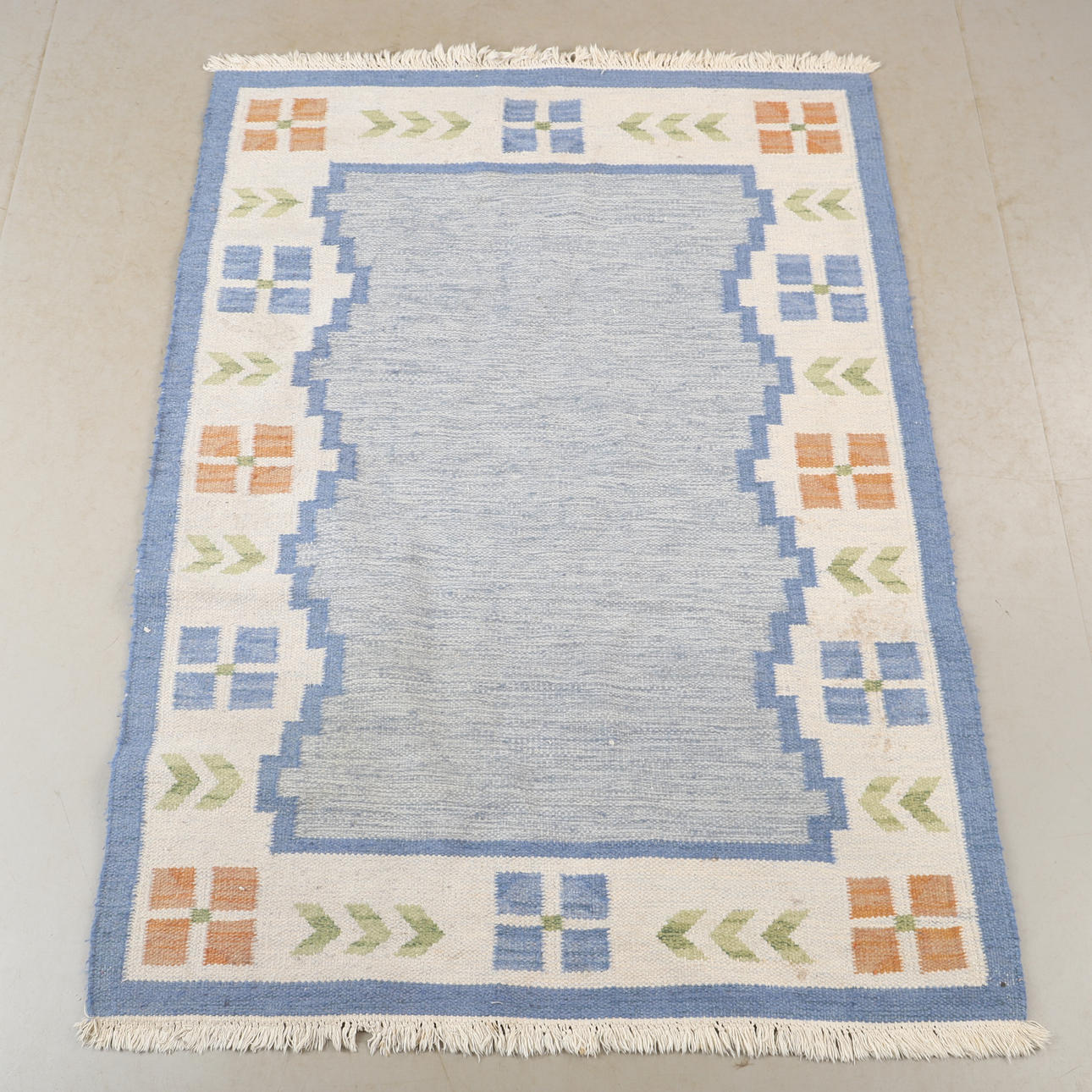 CARPET, Rölakan, 198 x 141 cm.