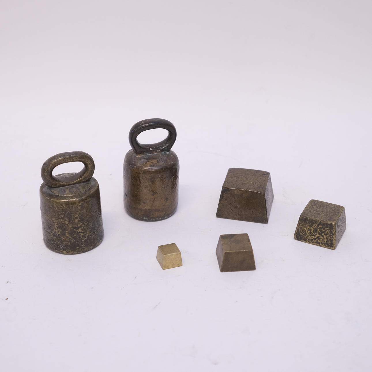 WEIGHTS, 19TH CENTURY, 6 PIECES.