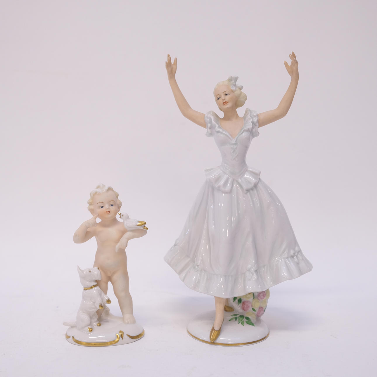 TWO FIGURINES, SCHAUBACHKUNST.