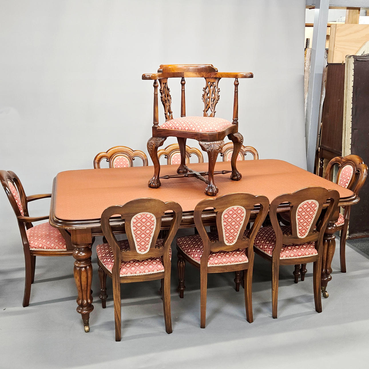 REPRODUCTION DINING TABLE & CHAIRS.