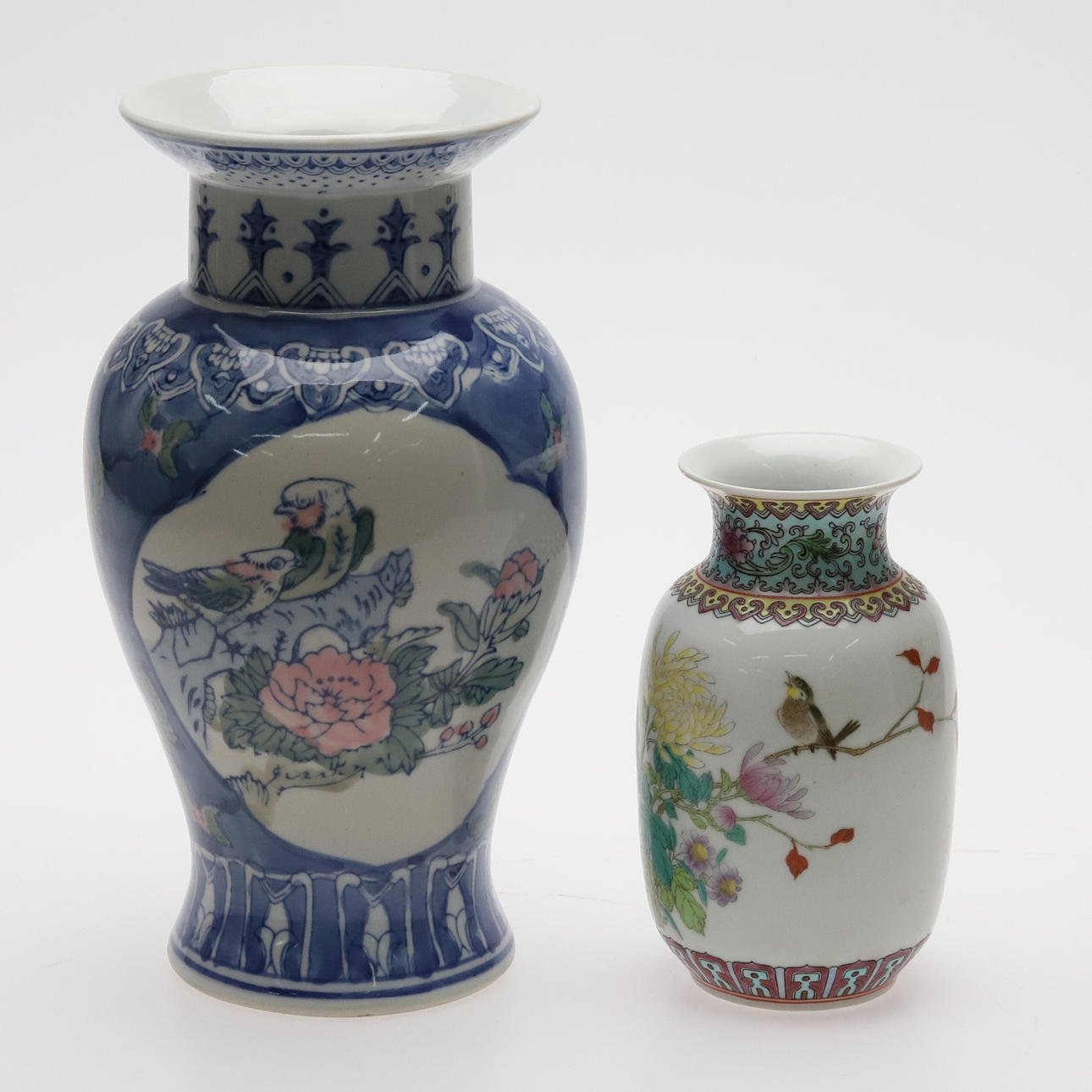 VASES. 2 pcs. Porcelain, China, 20th century.