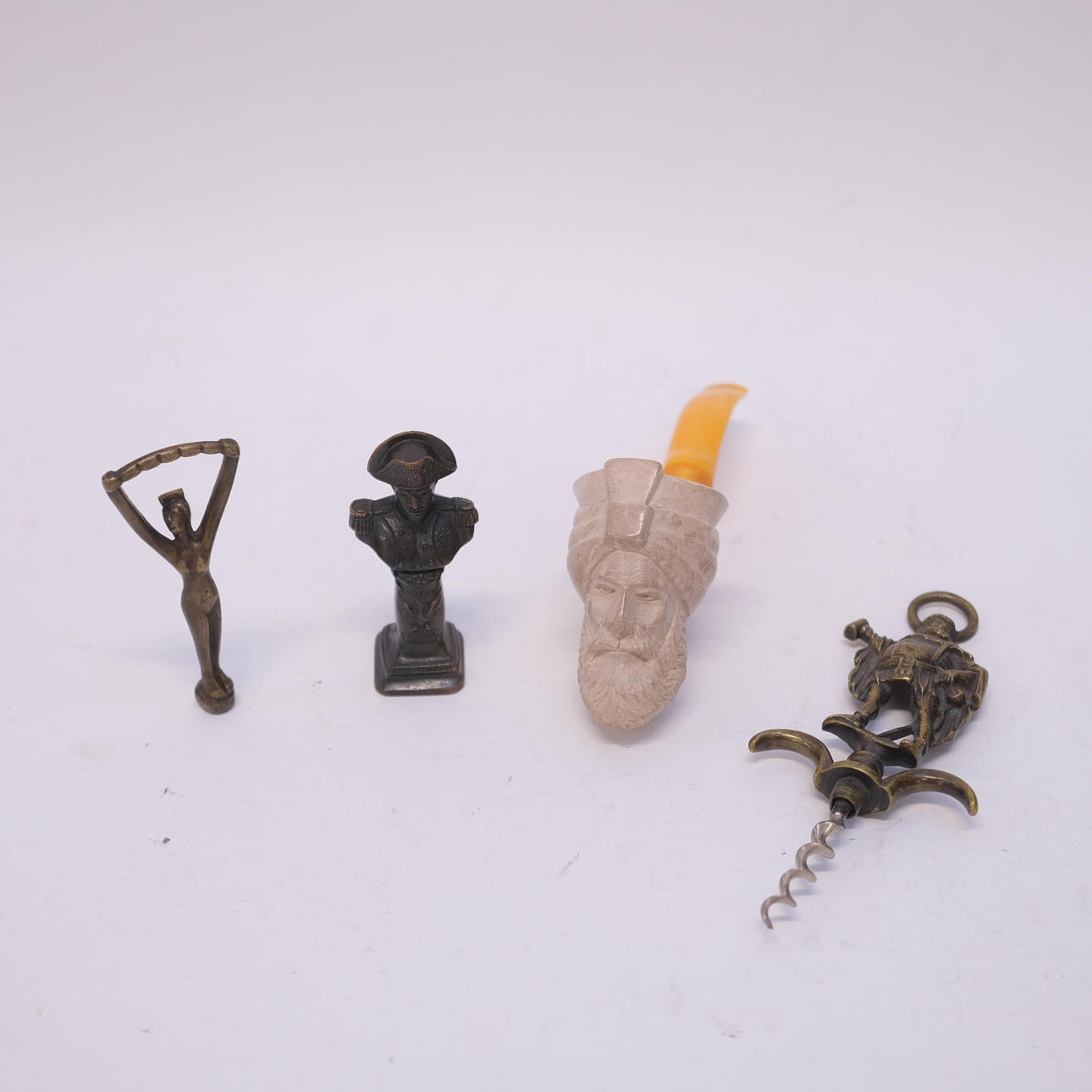 COLLECTIBLES, FOUR PIECES.