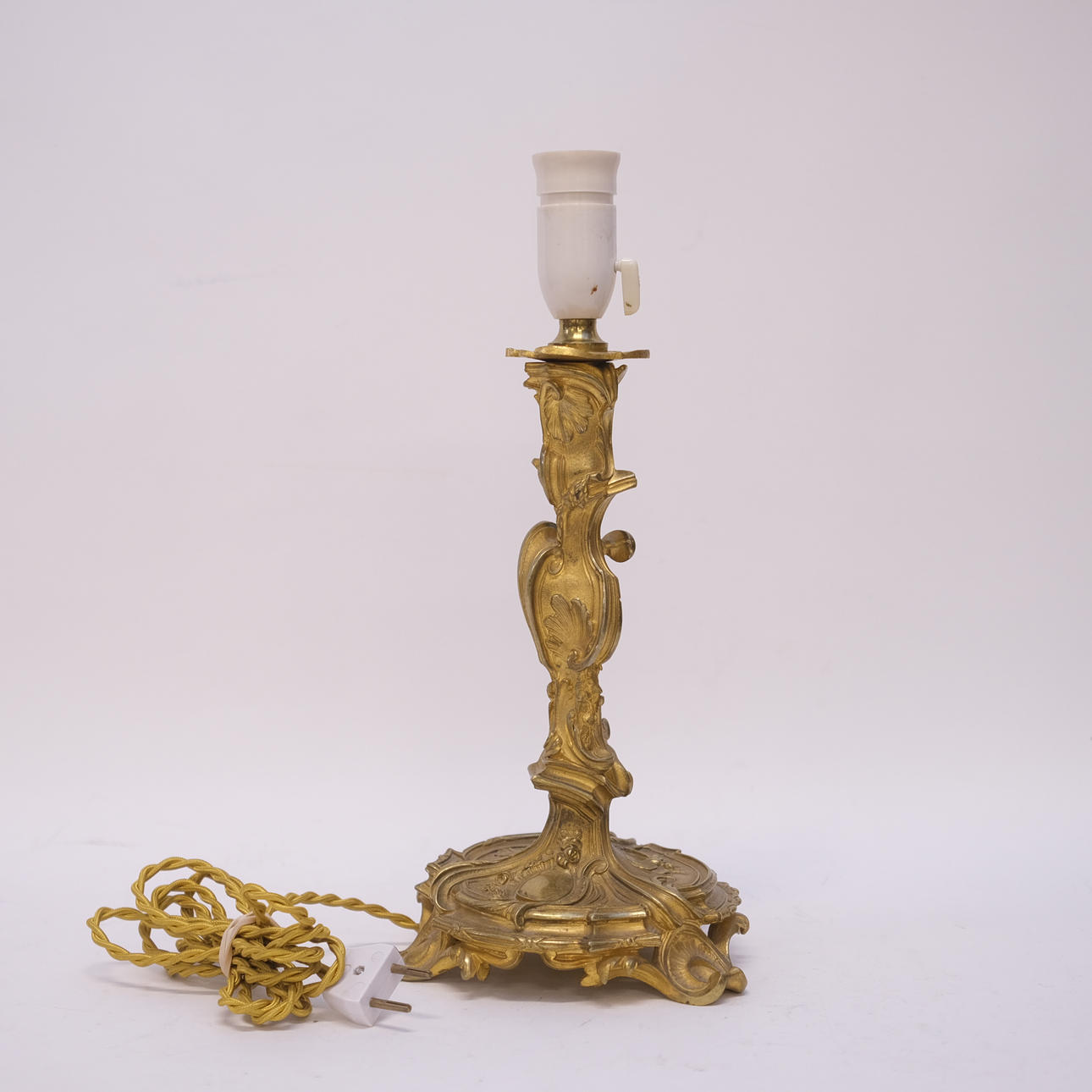 TABLE LAMP, ROCOCO STYLE, YELLOW METAL.