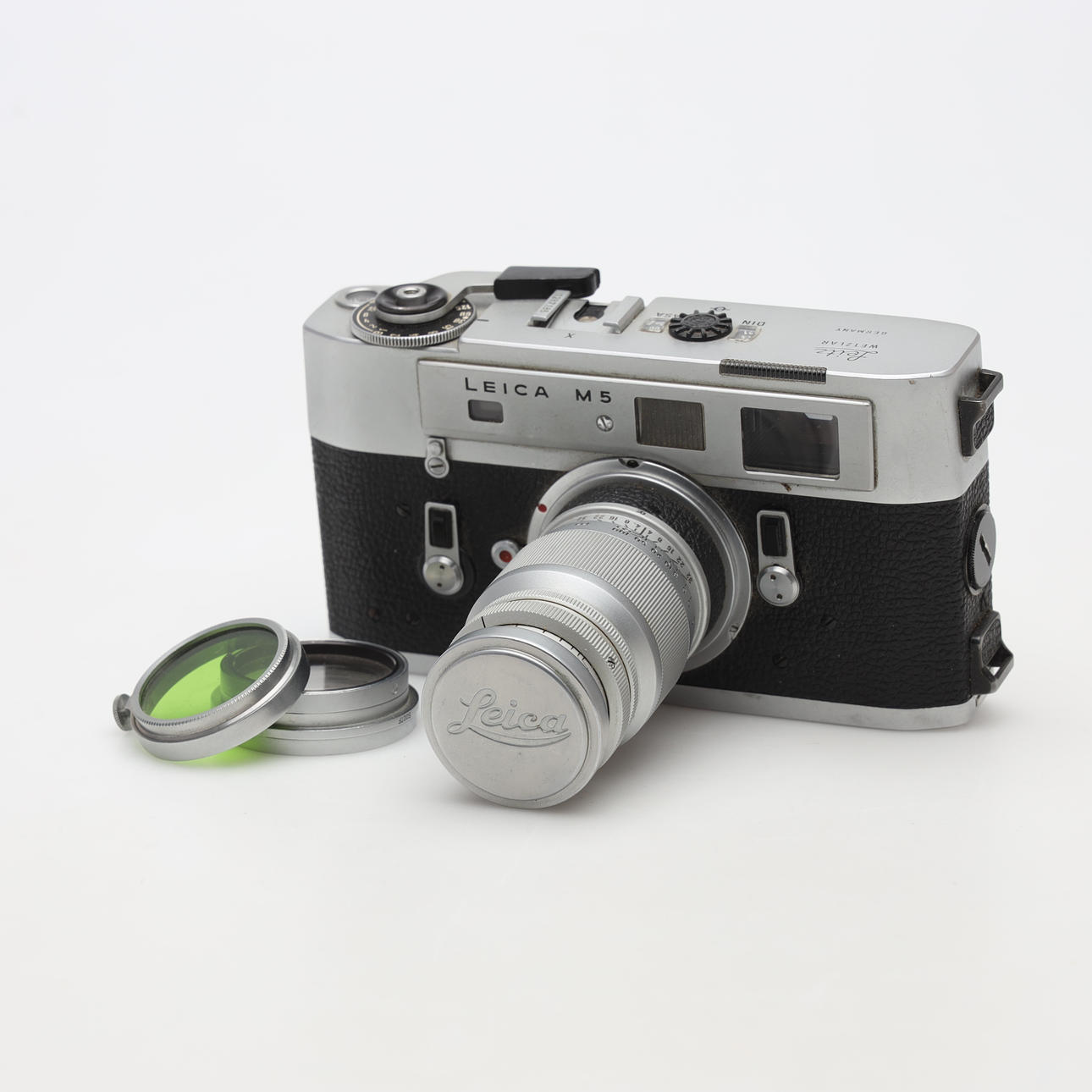 CAMERA with accessories, Leica M5, Leitz Wetzlar.