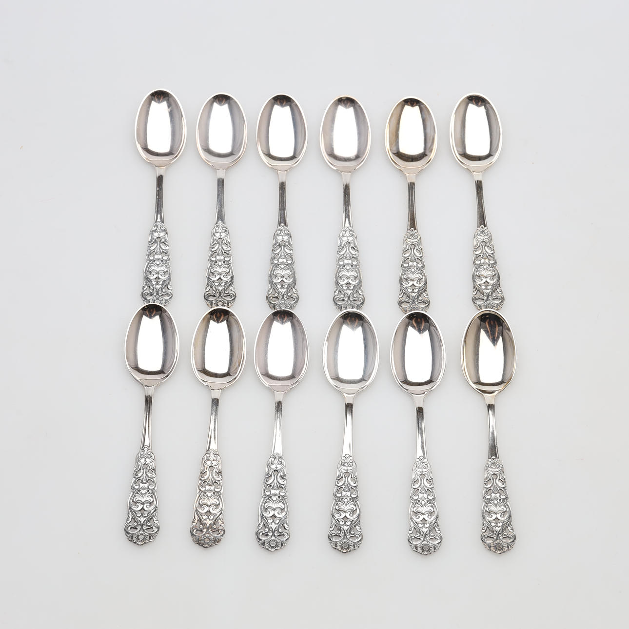 SPOONS 12 pieces, silver, weight approx. 94 grams.