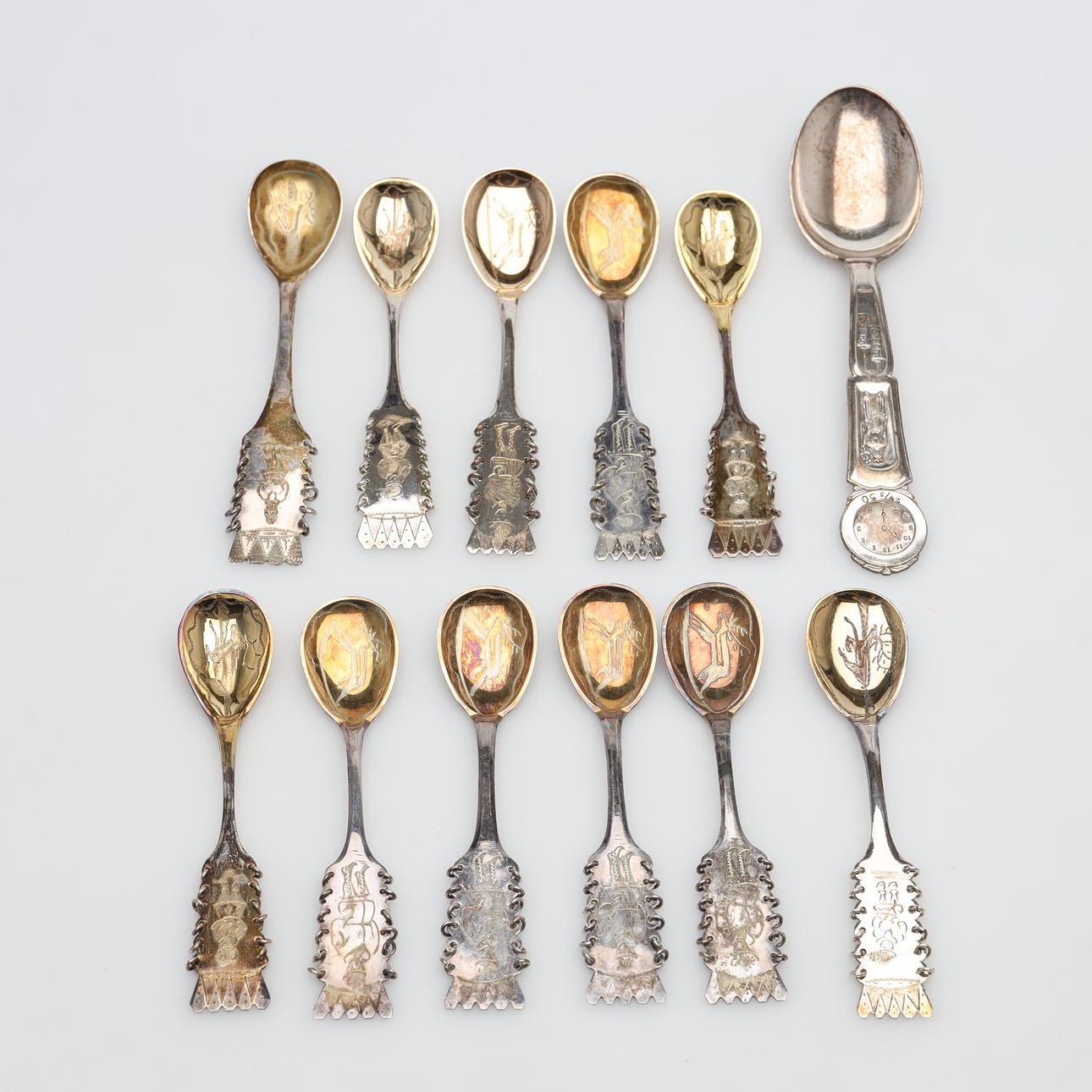 SPOONS 12 pieces, silver, weight approx. 166 grams.