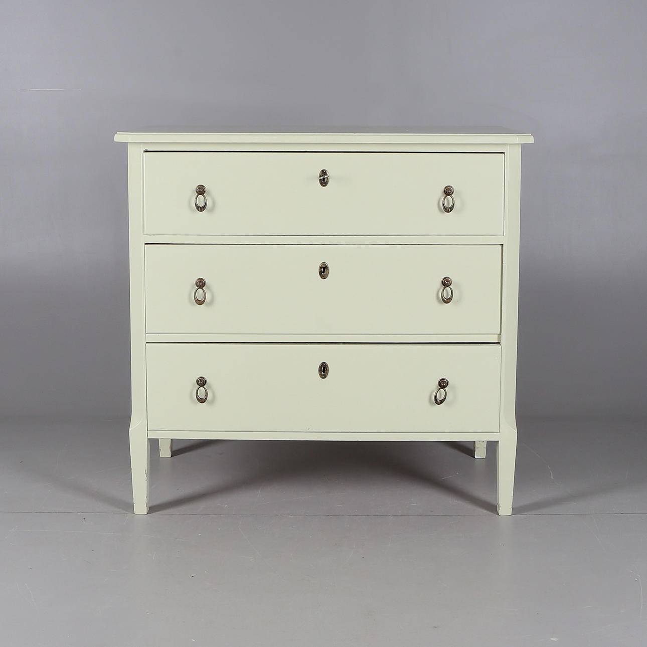 BYRÅ, grömålad, 1900-tal.