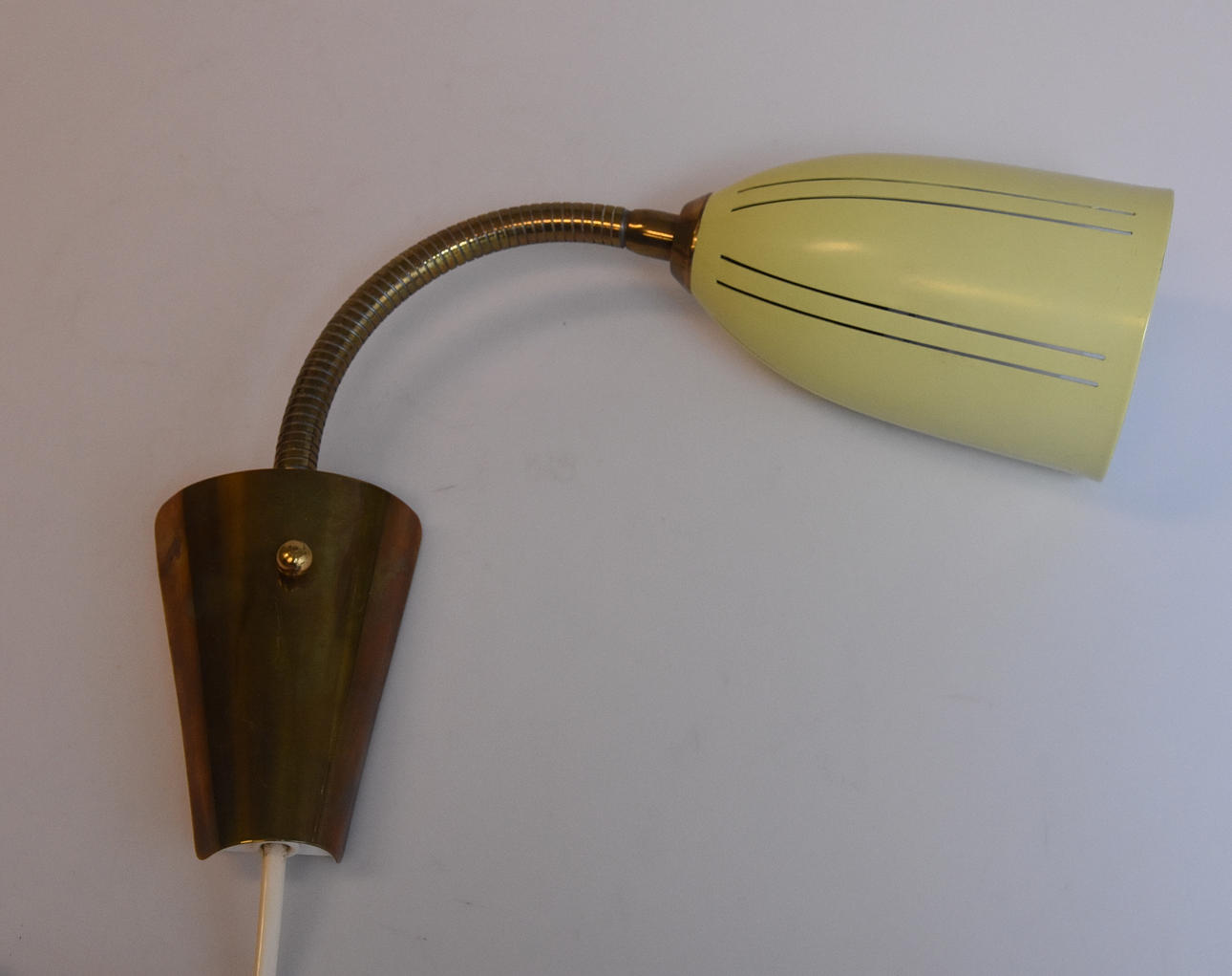 VÄGGLAMPA, 1950 tal.