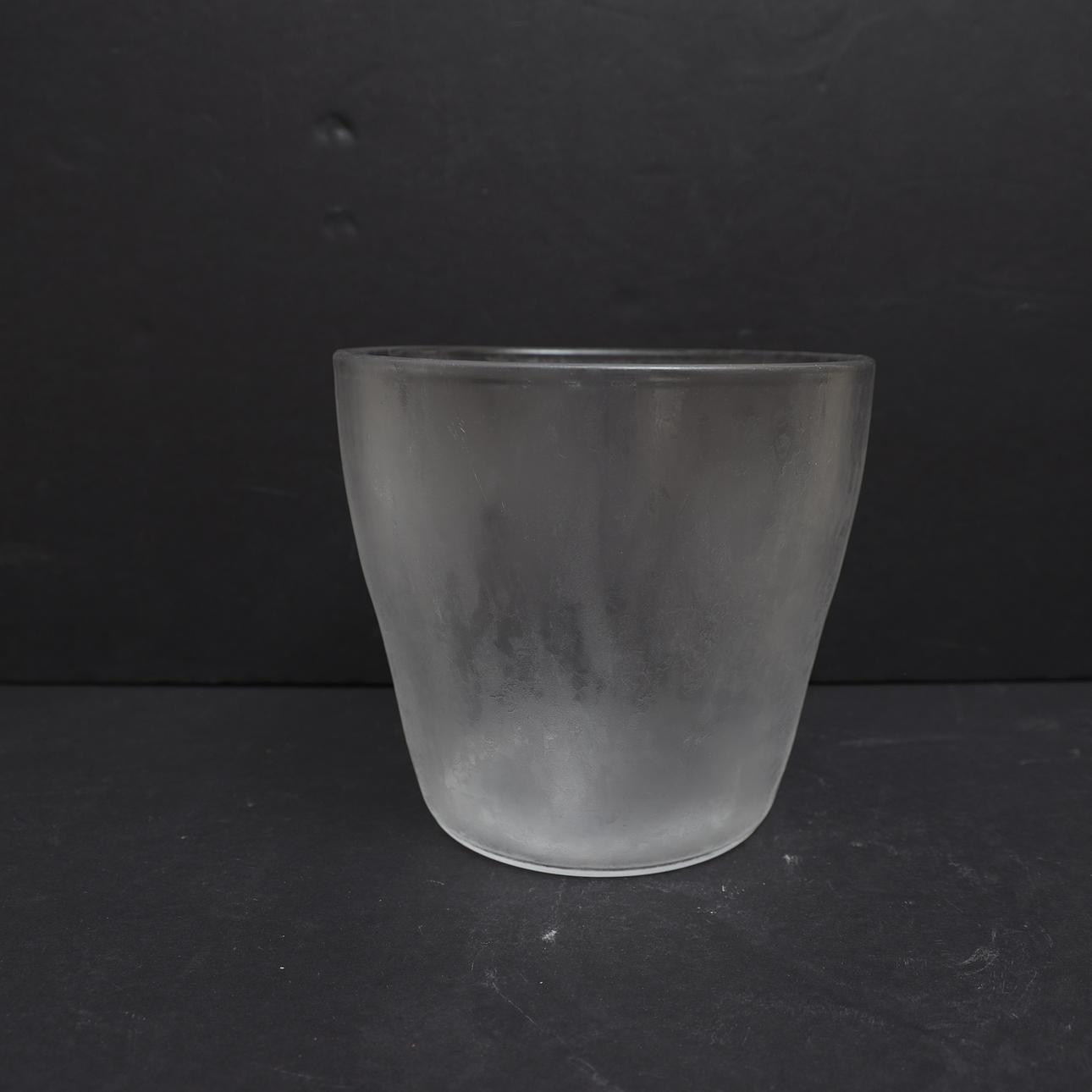 VICKE LINDSTRAND. Champagne cooler "Iced" signed.