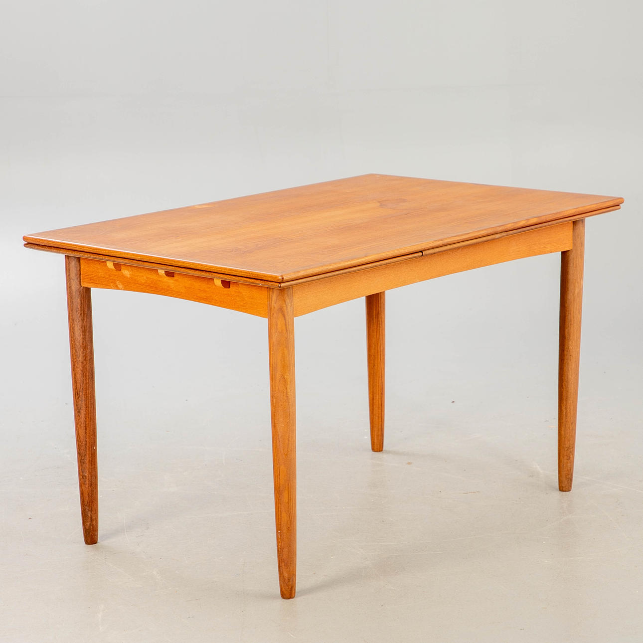 Teak dining table, extendable, 1960s.