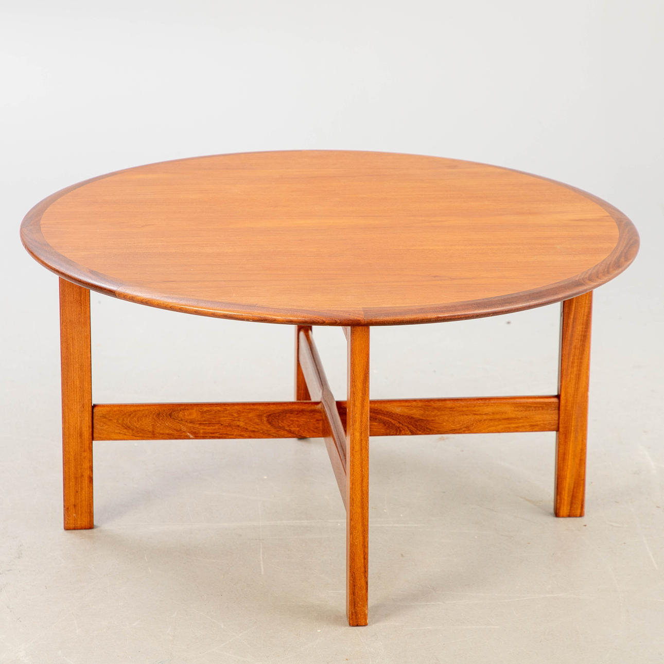 ASKO, round coffee table in teak.